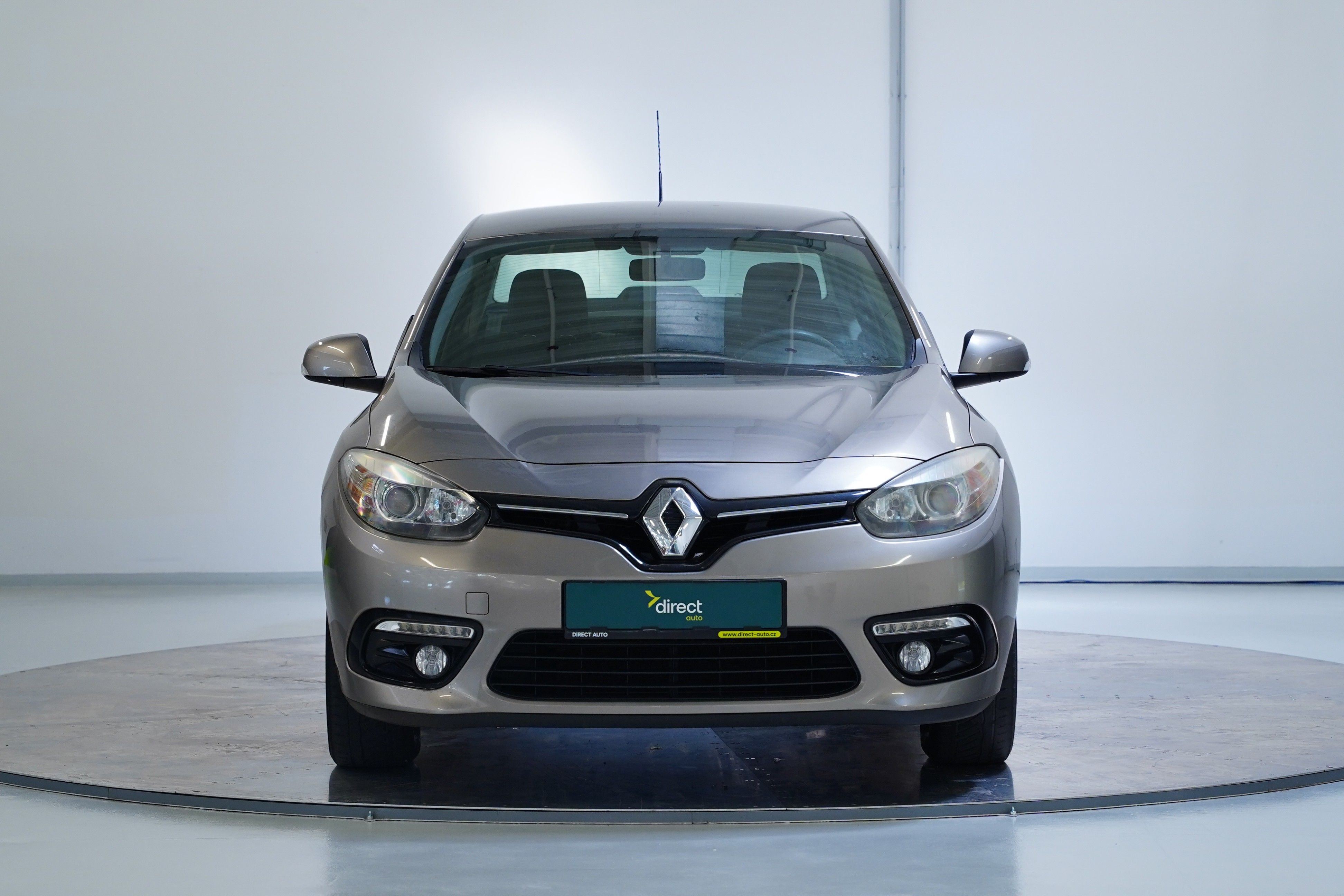 Renault Fluence, 1.6i 16V 82 kW - fotka 4