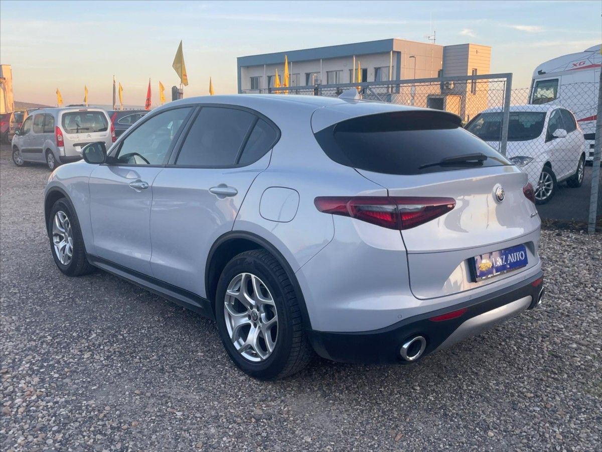 Alfa Romeo Stelvio, 2,1 JTD - fotka 4