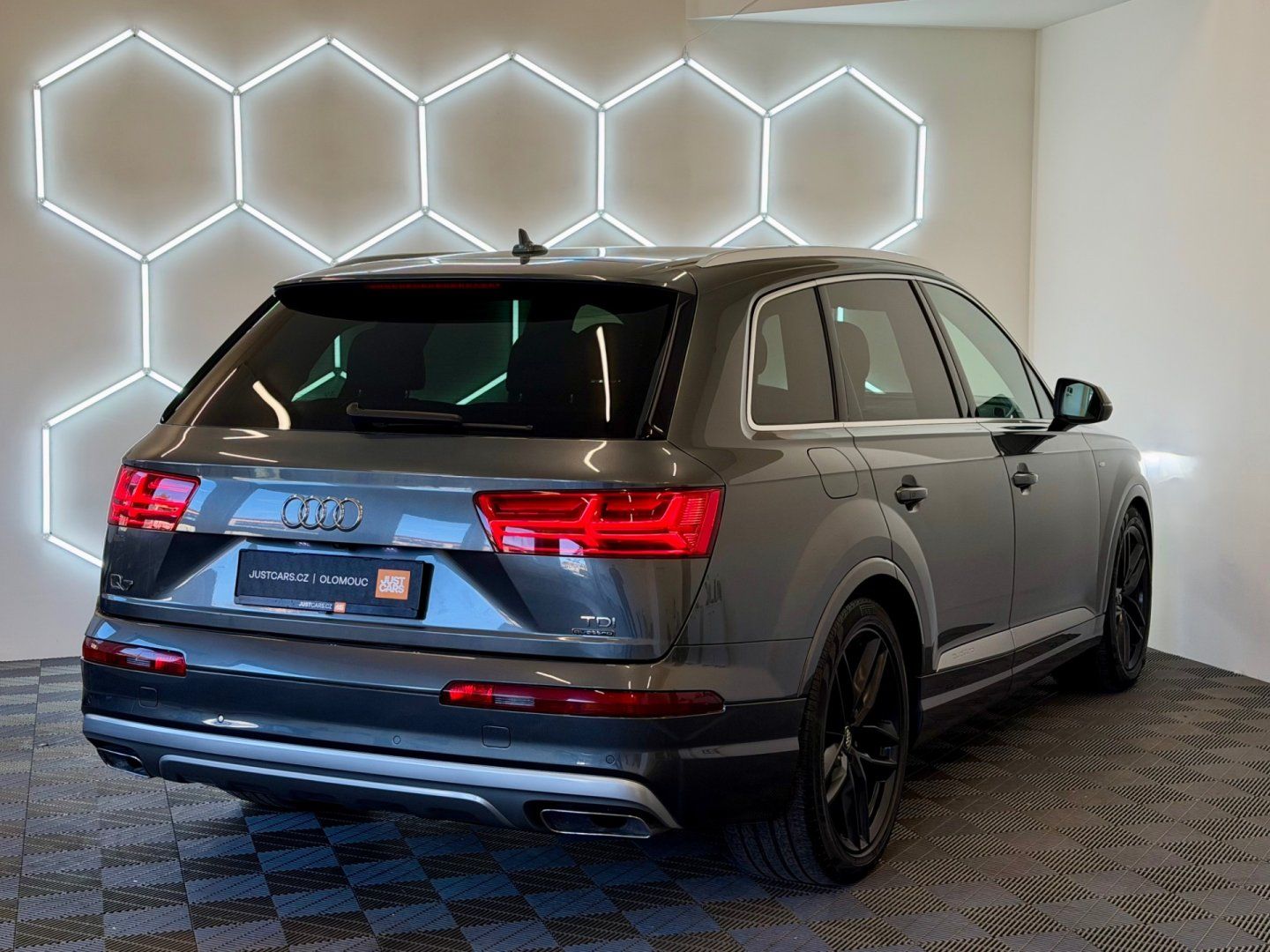 Audi Q7, 3.0 TDI 4x4/S-LINE/7.MÍST - fotka 4
