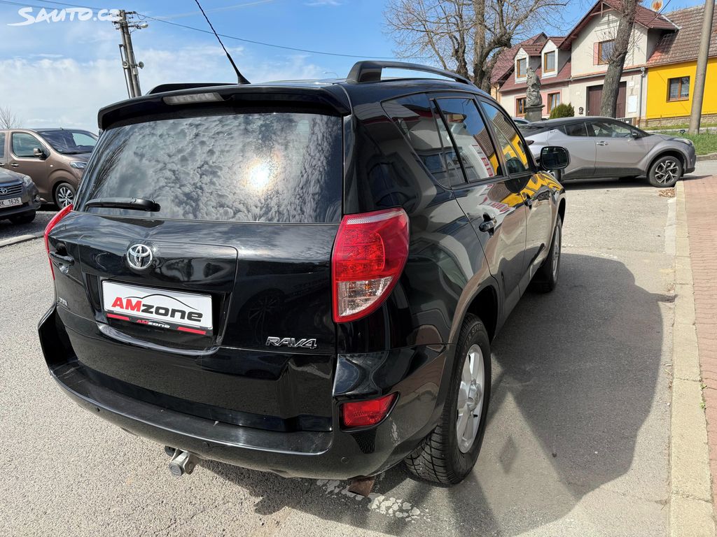 Toyota Rav4, fotka 7