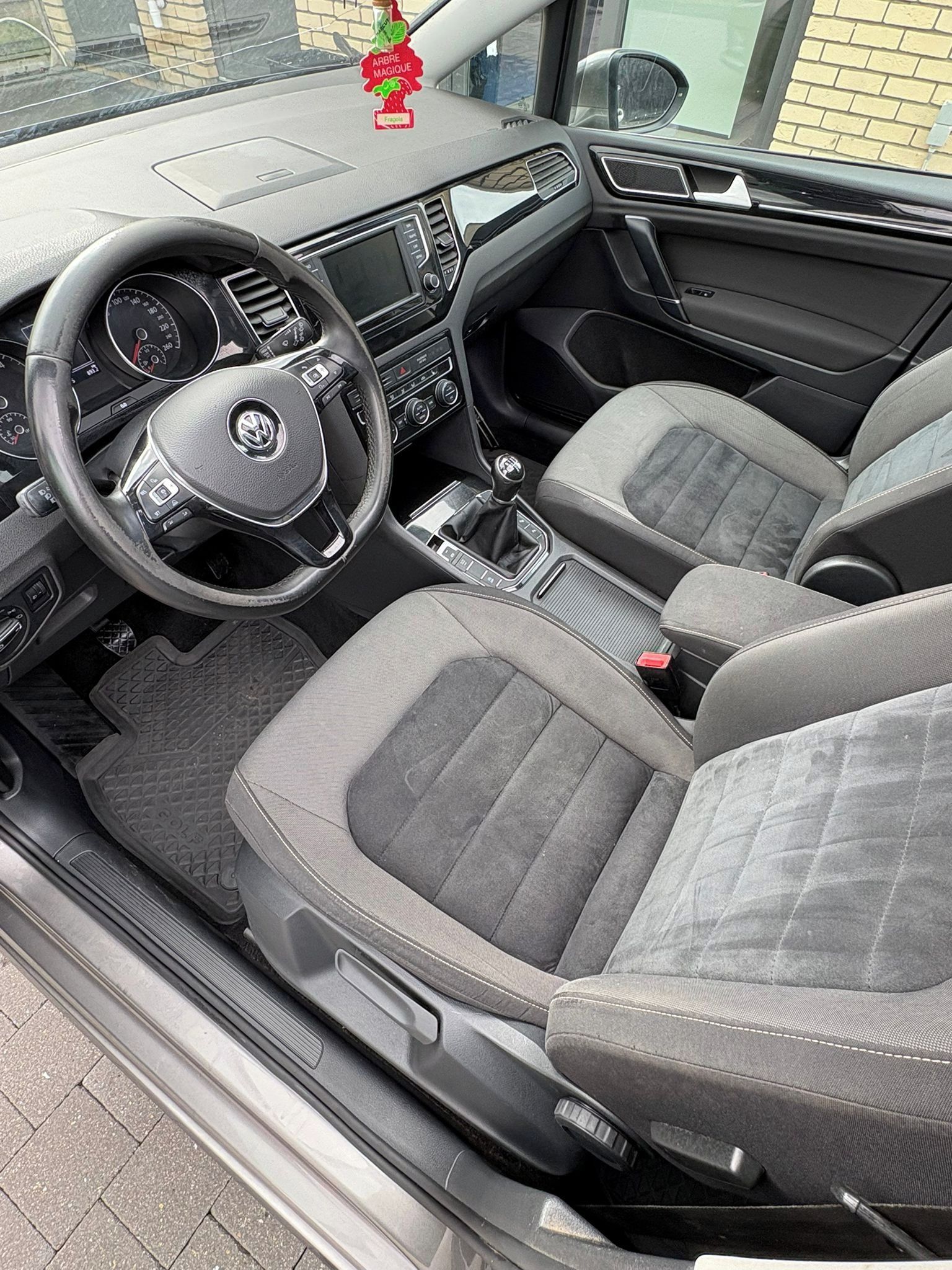 Volkswagen Golf Sportsvan, 1,6 tdi 81 blue 4,5 l / 100 - fotka 6