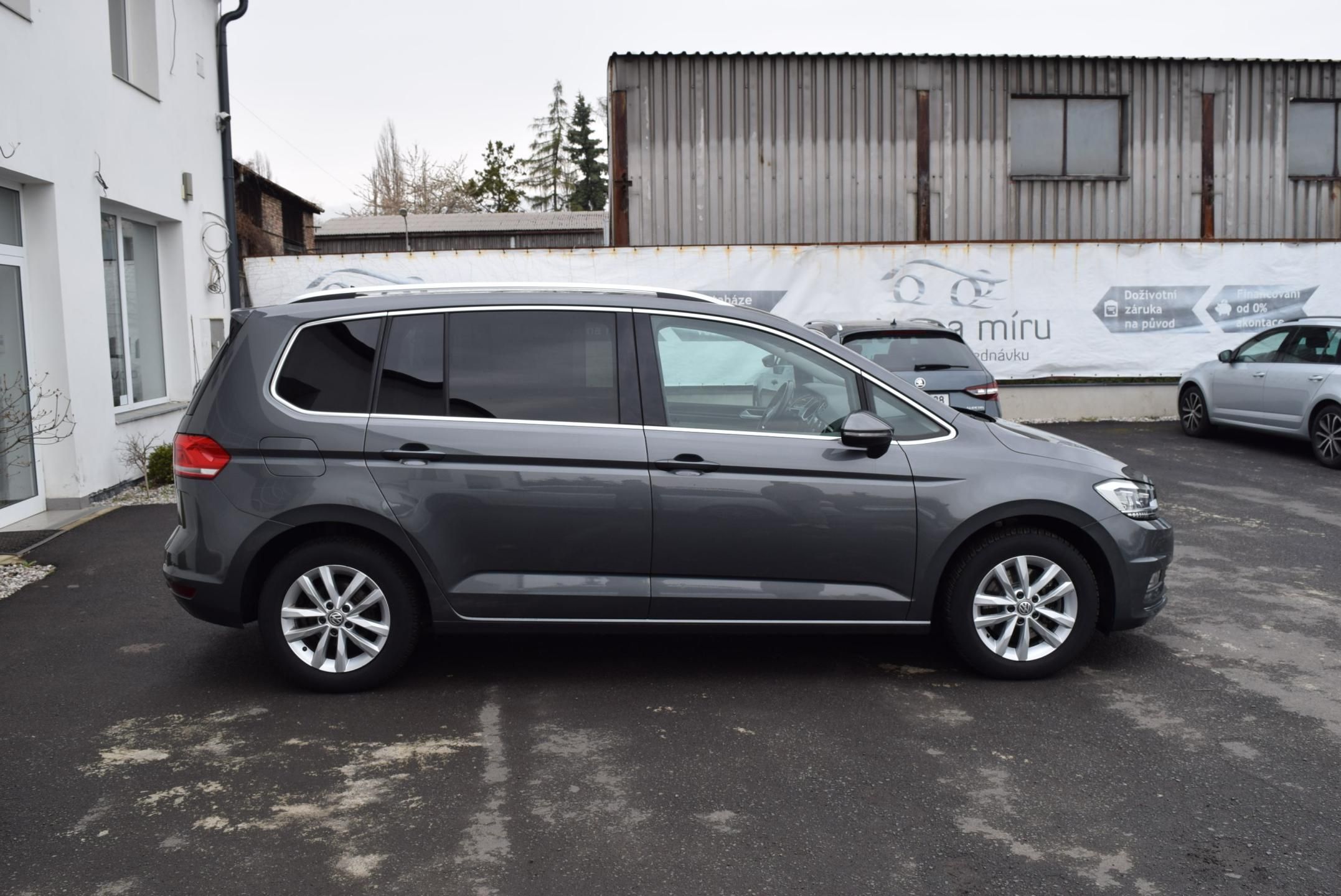 Volkswagen Touran, 1.4TSI 110kw HIGHLINE 7M TAŽNÉ - fotka 6