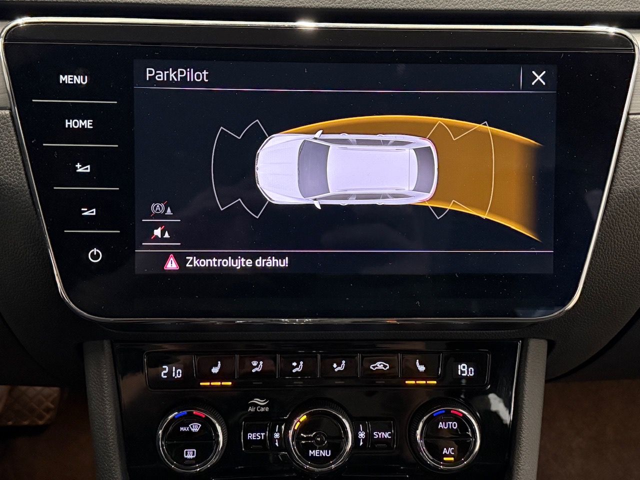 Škoda Superb, COMBI 2.0TDI 110kw DSG, STYLE - fotka 3