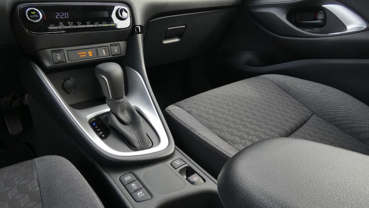 Mazda 2, 1.5 Hybrid e-CVT Centre-line - fotka 6