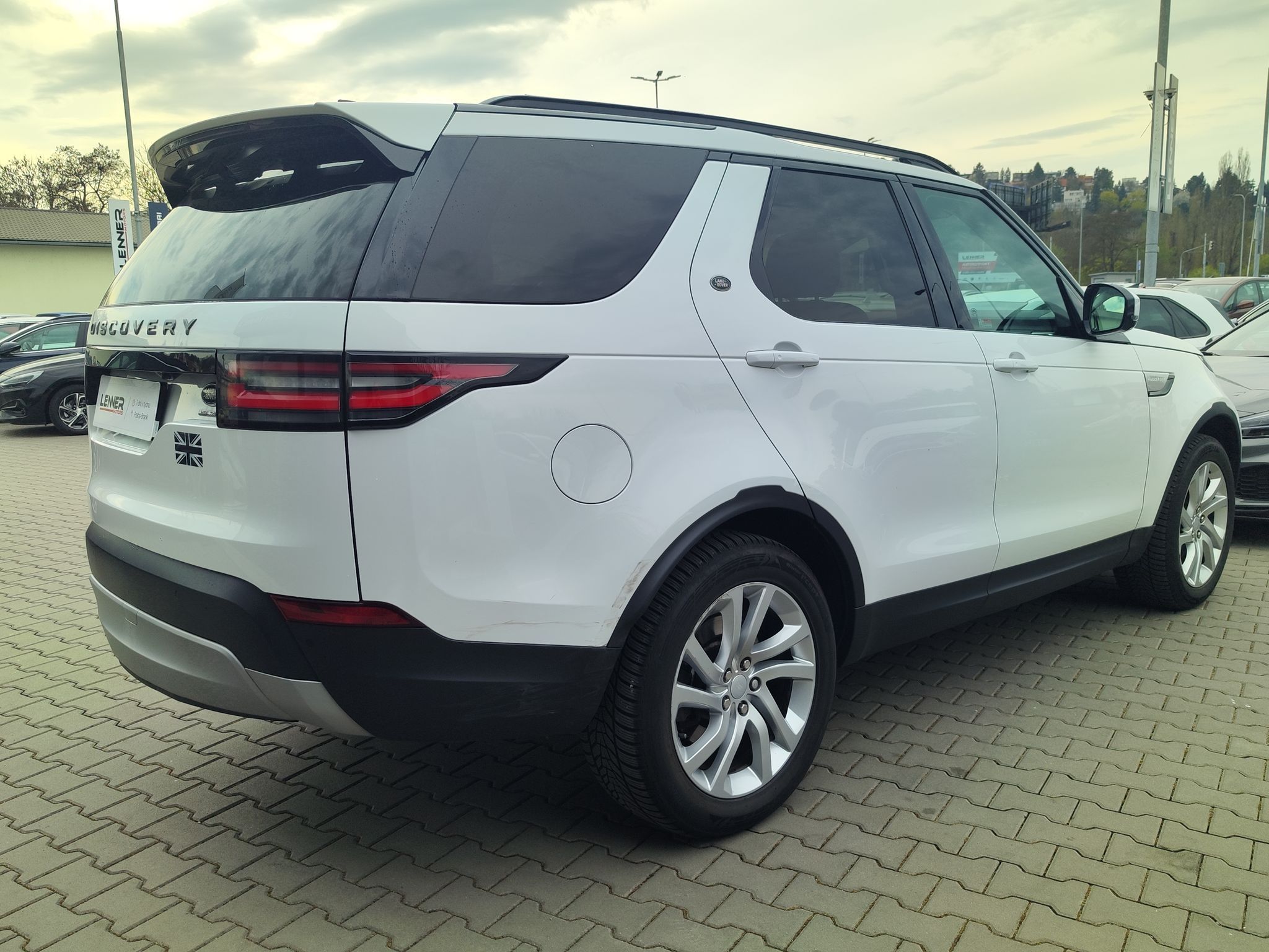 Land Rover Discovery, 3.0 Td6 HSE/190kW Pano 7.míst - fotka 5