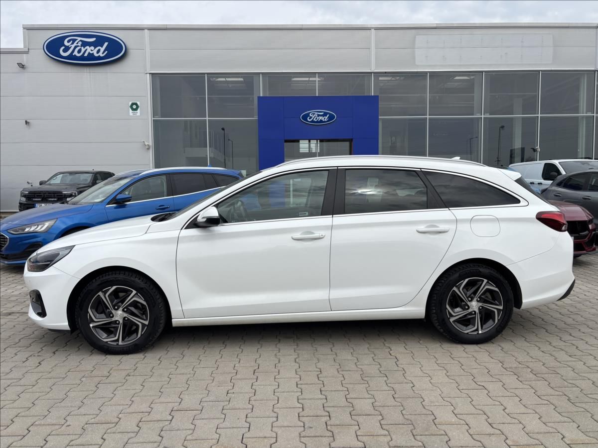 Hyundai i30, 1,0 T-GDI Family Smart 88kW - fotka 2