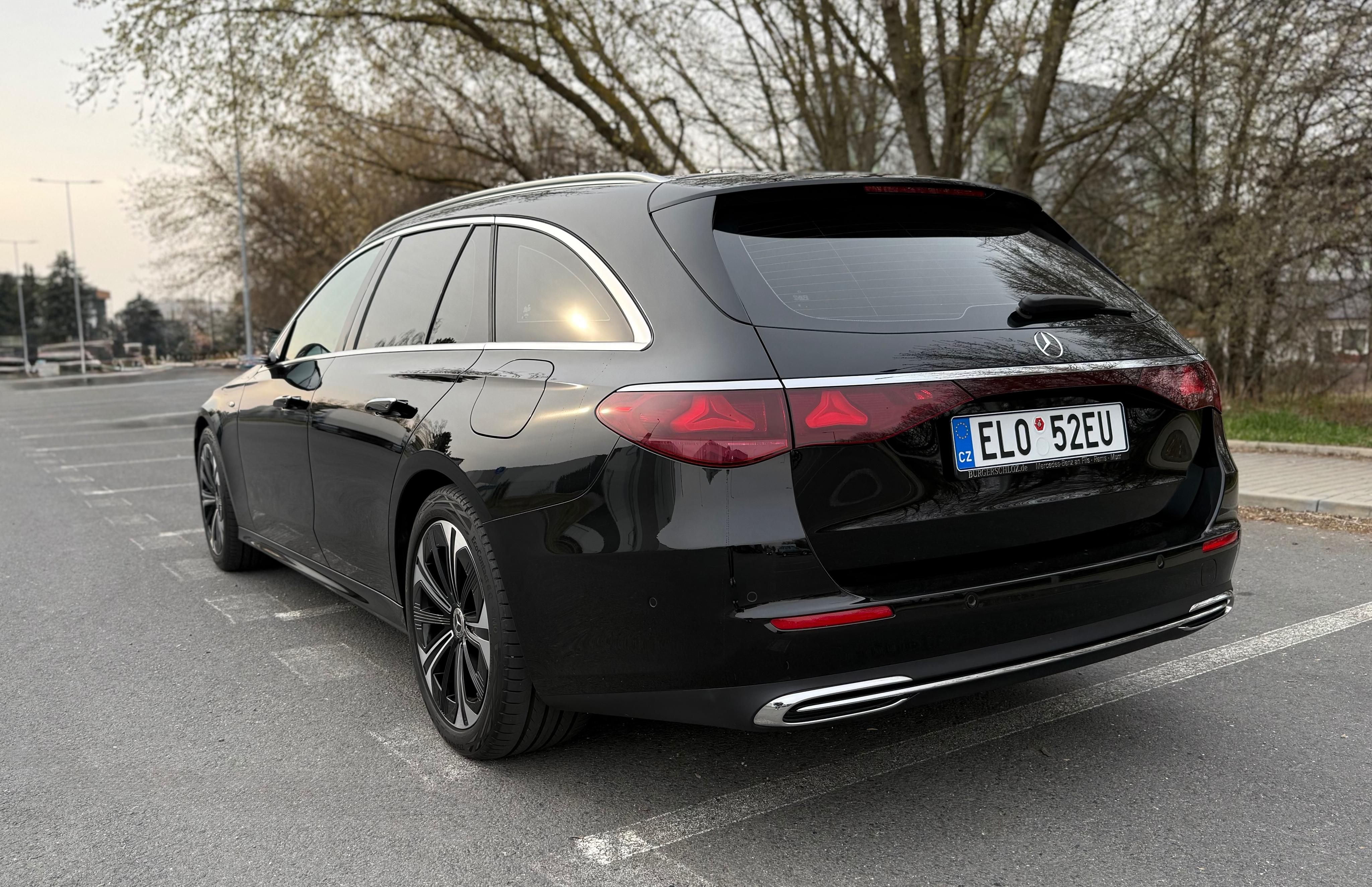 Mercedes-Benz Třídy E, E300de kombi Plug in Hybrid - fotka 4