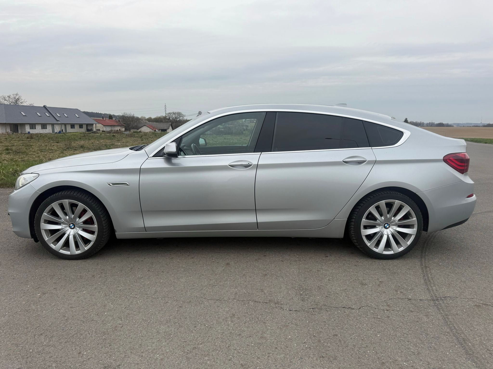 BMW Řada 5, 530 GT X-DRIVE - fotka 2