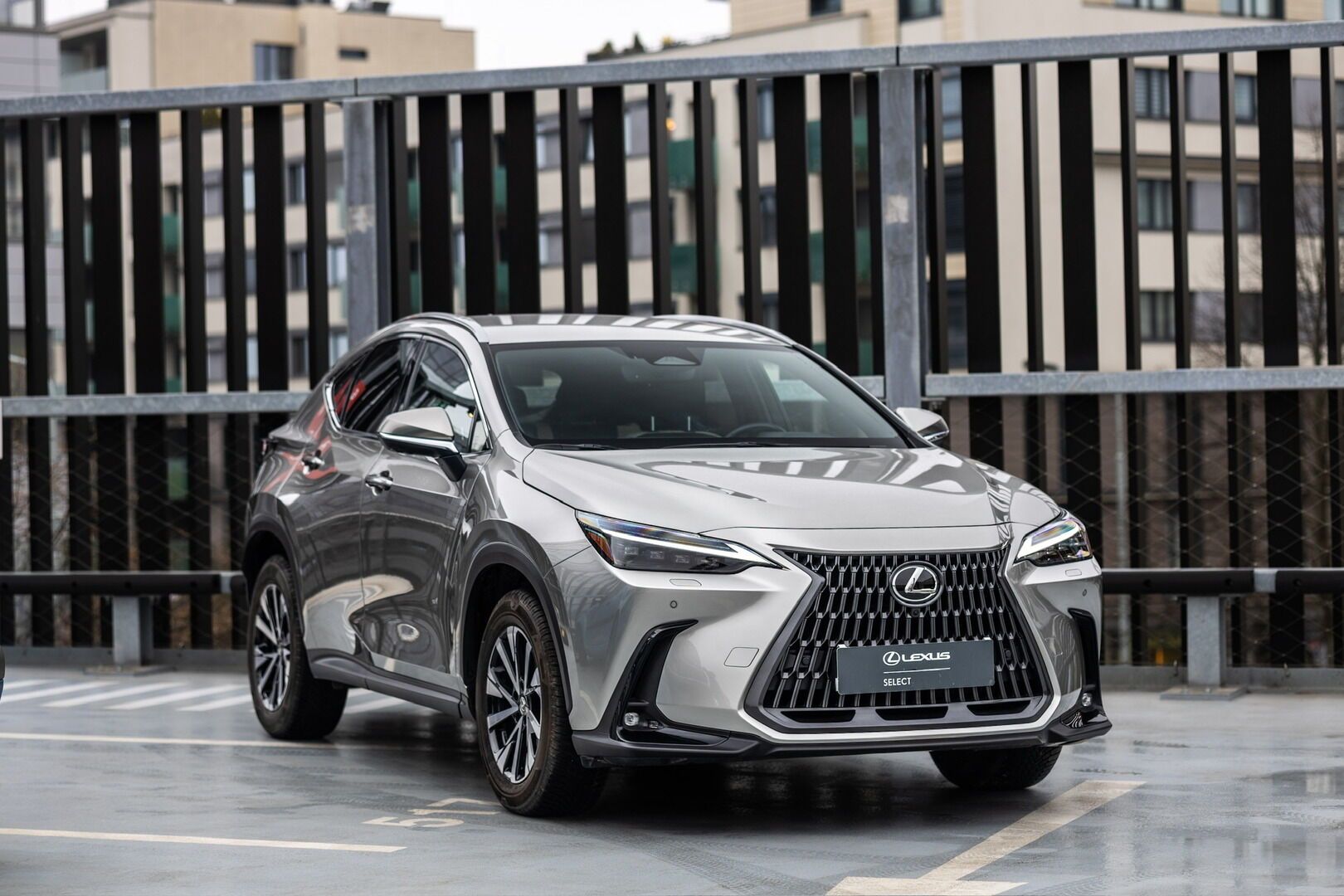 Lexus NX 350h, 350H 2,5 HEV EXECUTIVE PLUS - fotka 3
