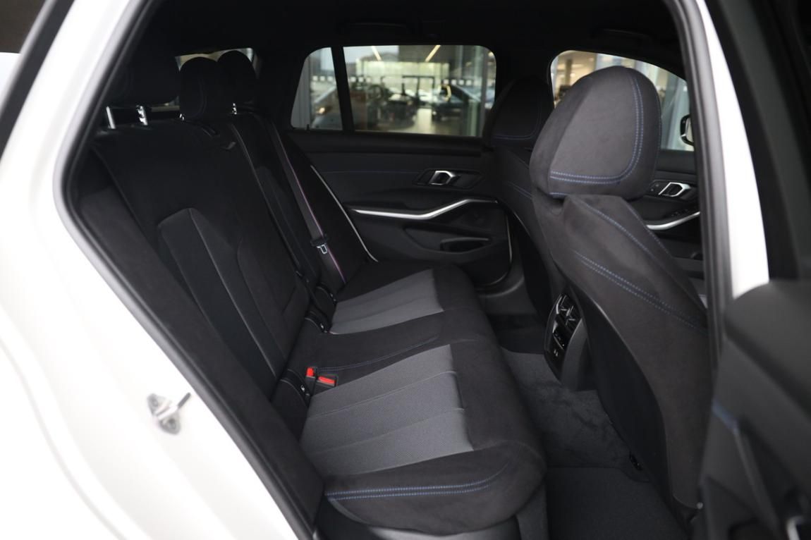 BMW Řada 3, 320d xDrive Touring - fotka 6