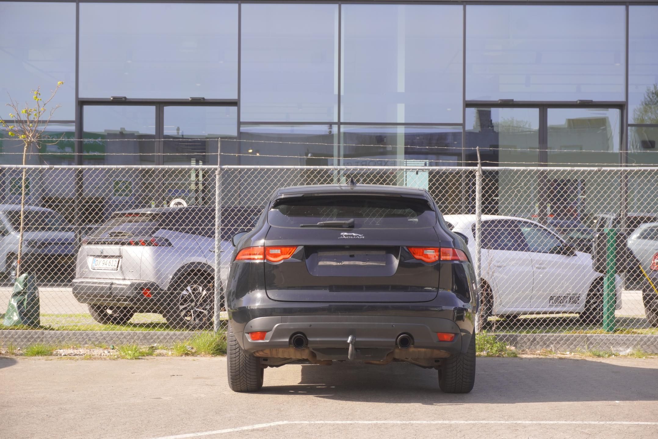 Jaguar F-Pace, 2.0 25T 184kW - fotka 5