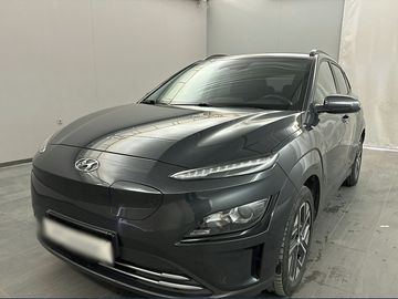 MY2022 64kWh,SoH 100%, záruka
