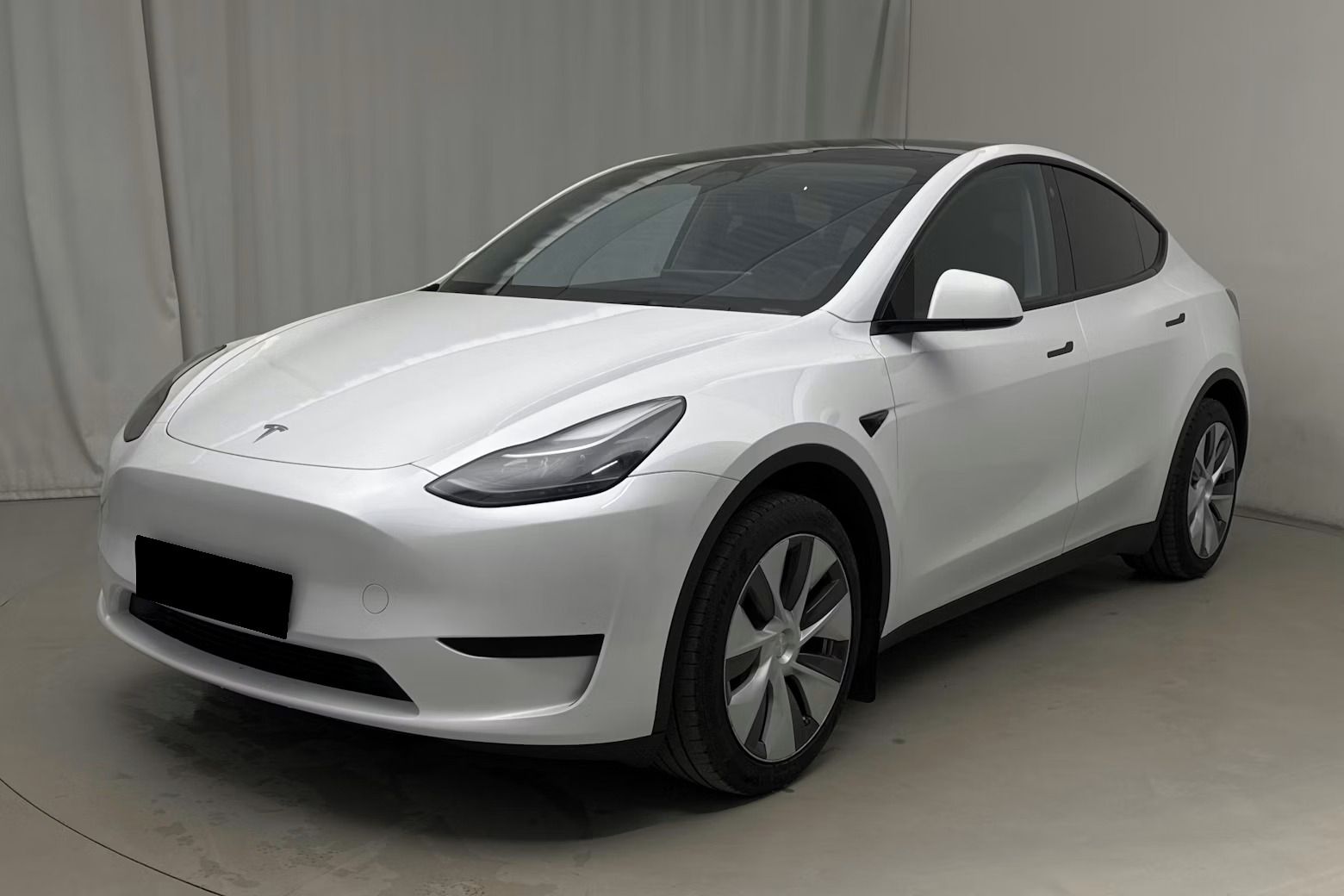 Tesla Model Y, SR+2023,Ryzen,LFP,Tažné