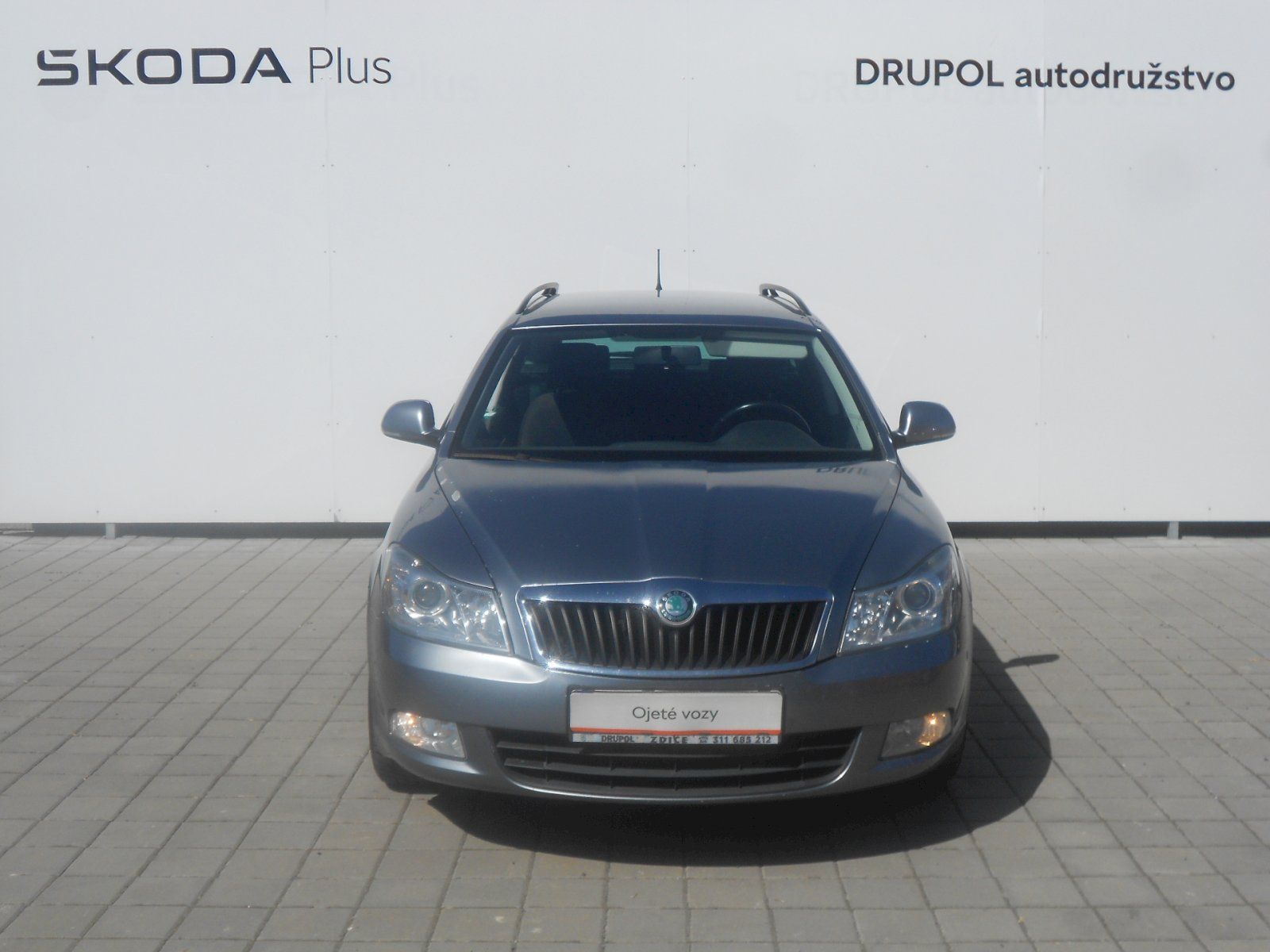 Škoda Octavia, Combi II 1.6 TDI - 77 kW, Ambi - fotka 4