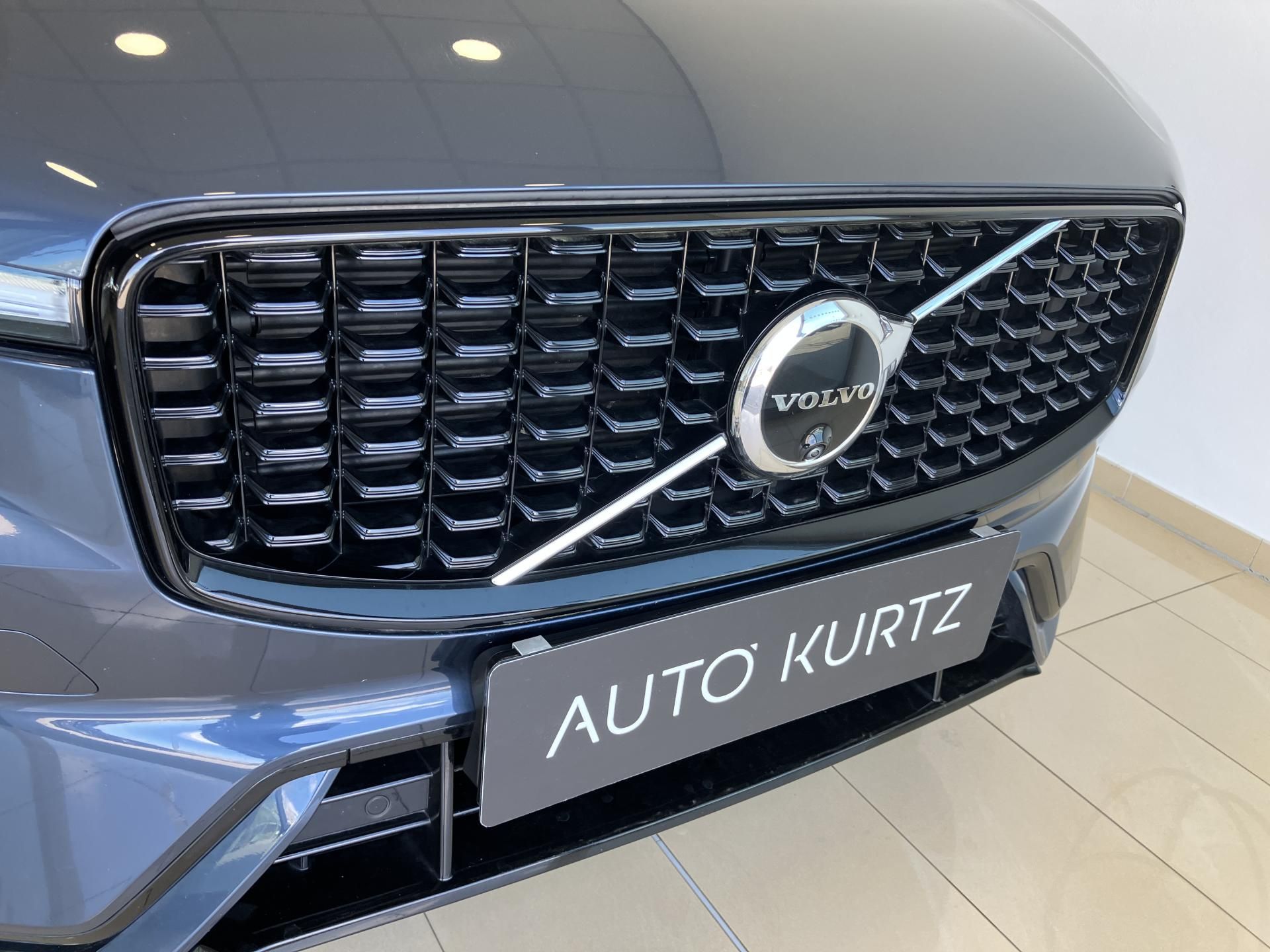 Volvo XC60, B5 AWD Plus Dark AT8 - fotka 3