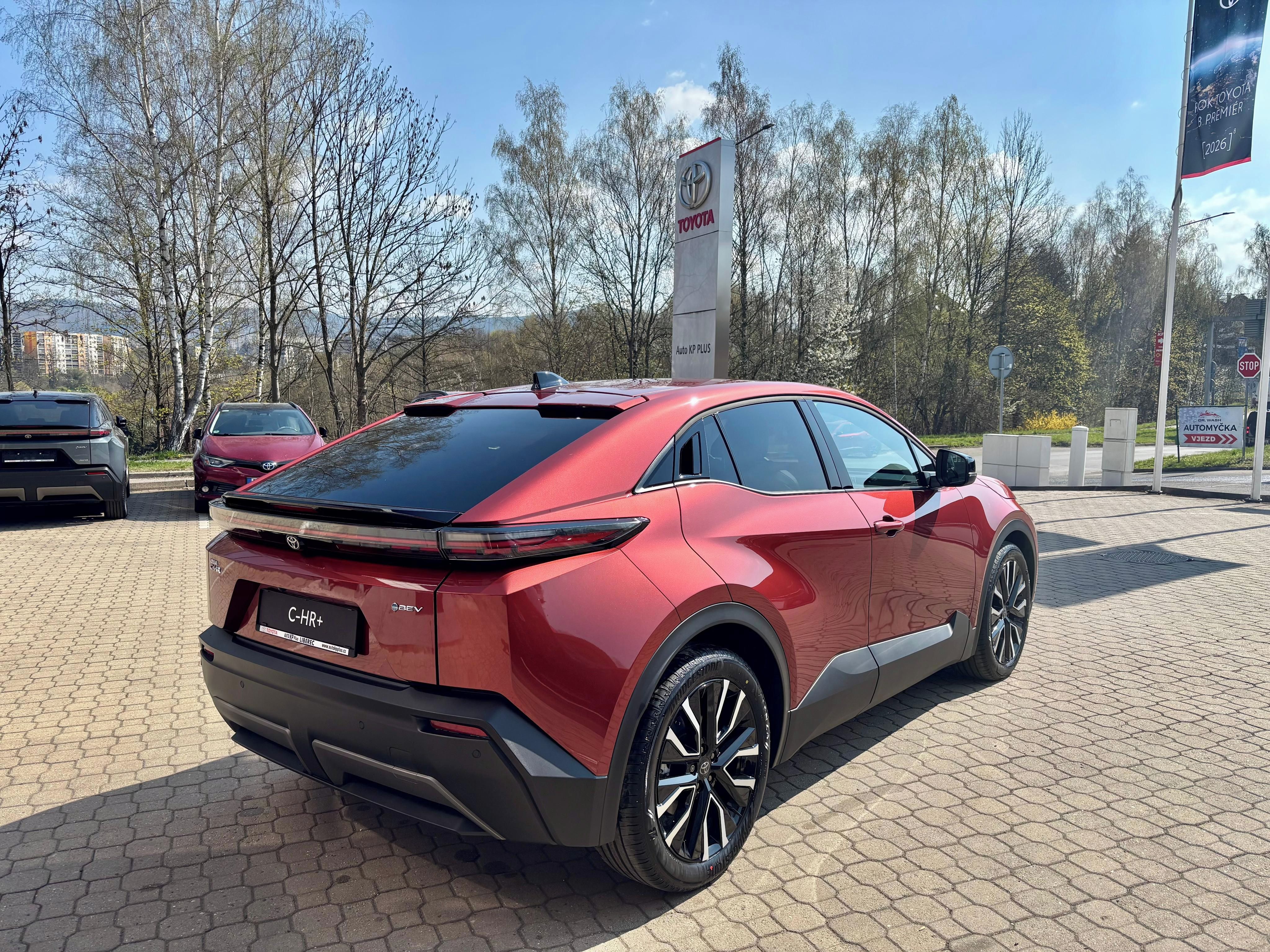 Toyota C-HR, +, 224k Style+Dynamic - fotka 4