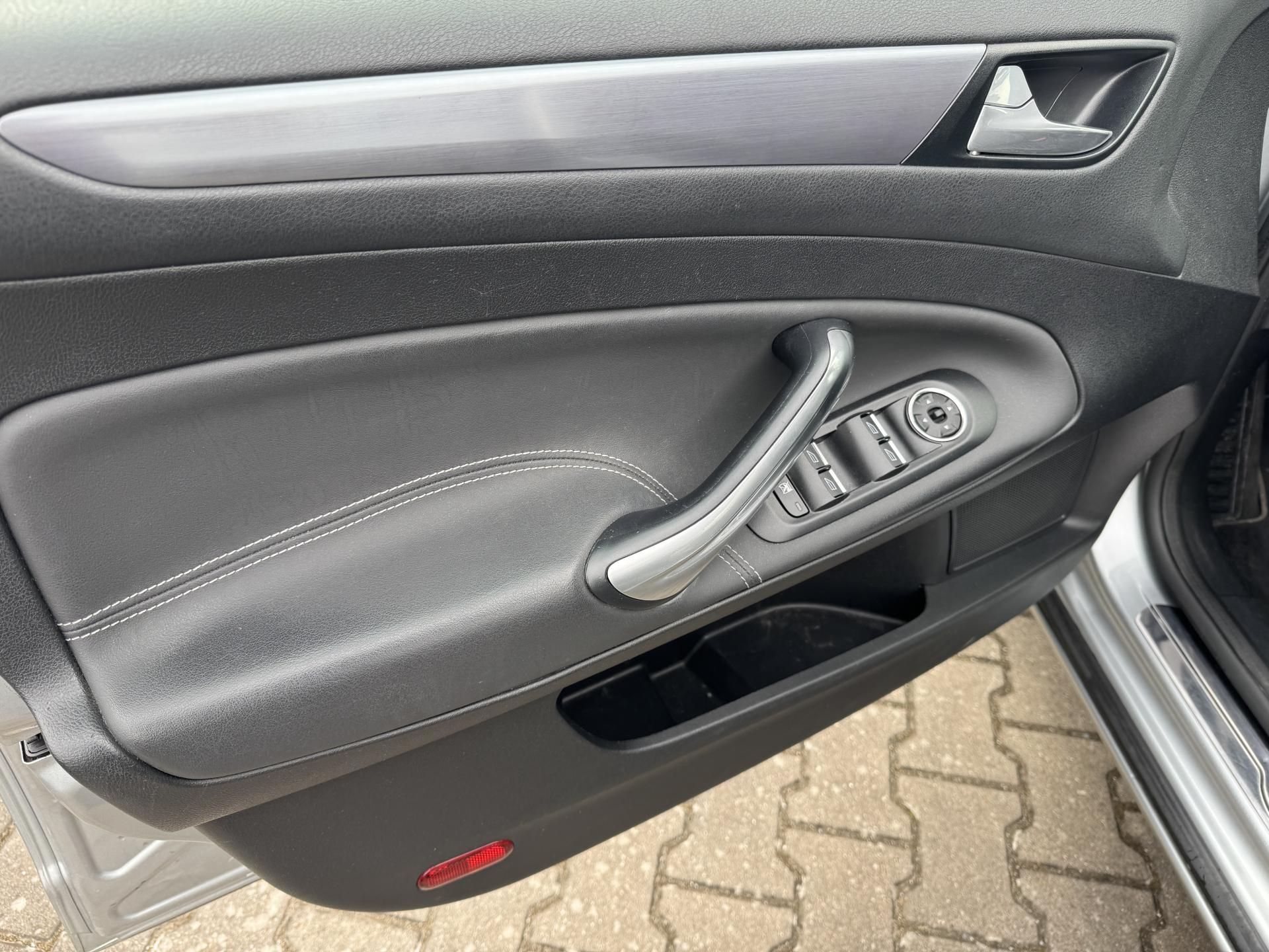Ford Mondeo, 1,6EcoBoost Titanium Plus, ČR - fotka 6
