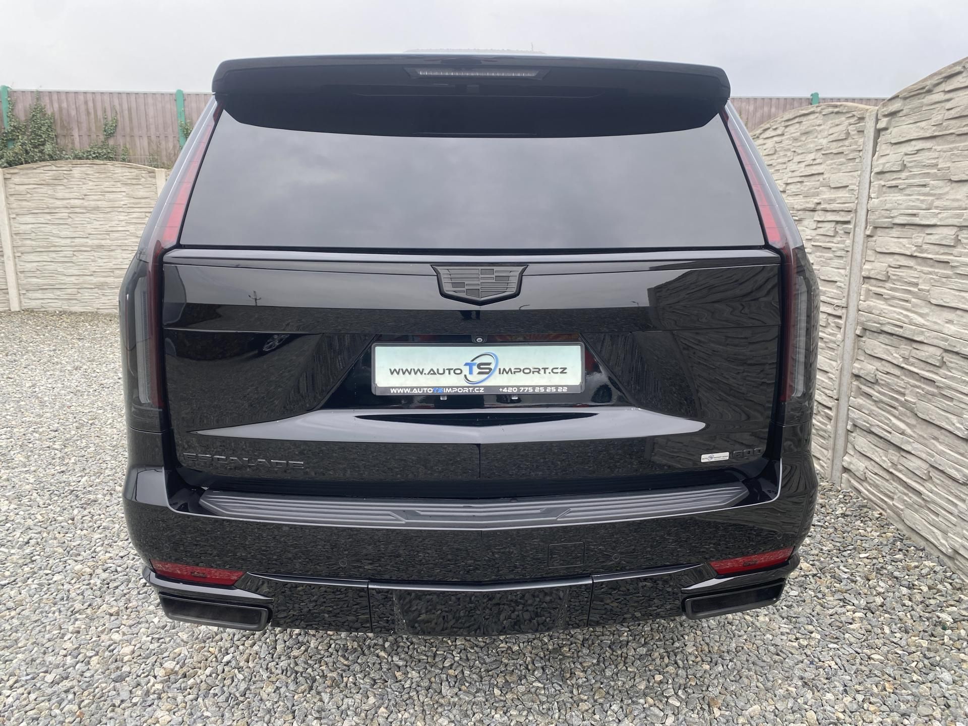 Cadillac Escalade, 6.2i V8 430PS FULL 46TKM TOP!! - fotka 4