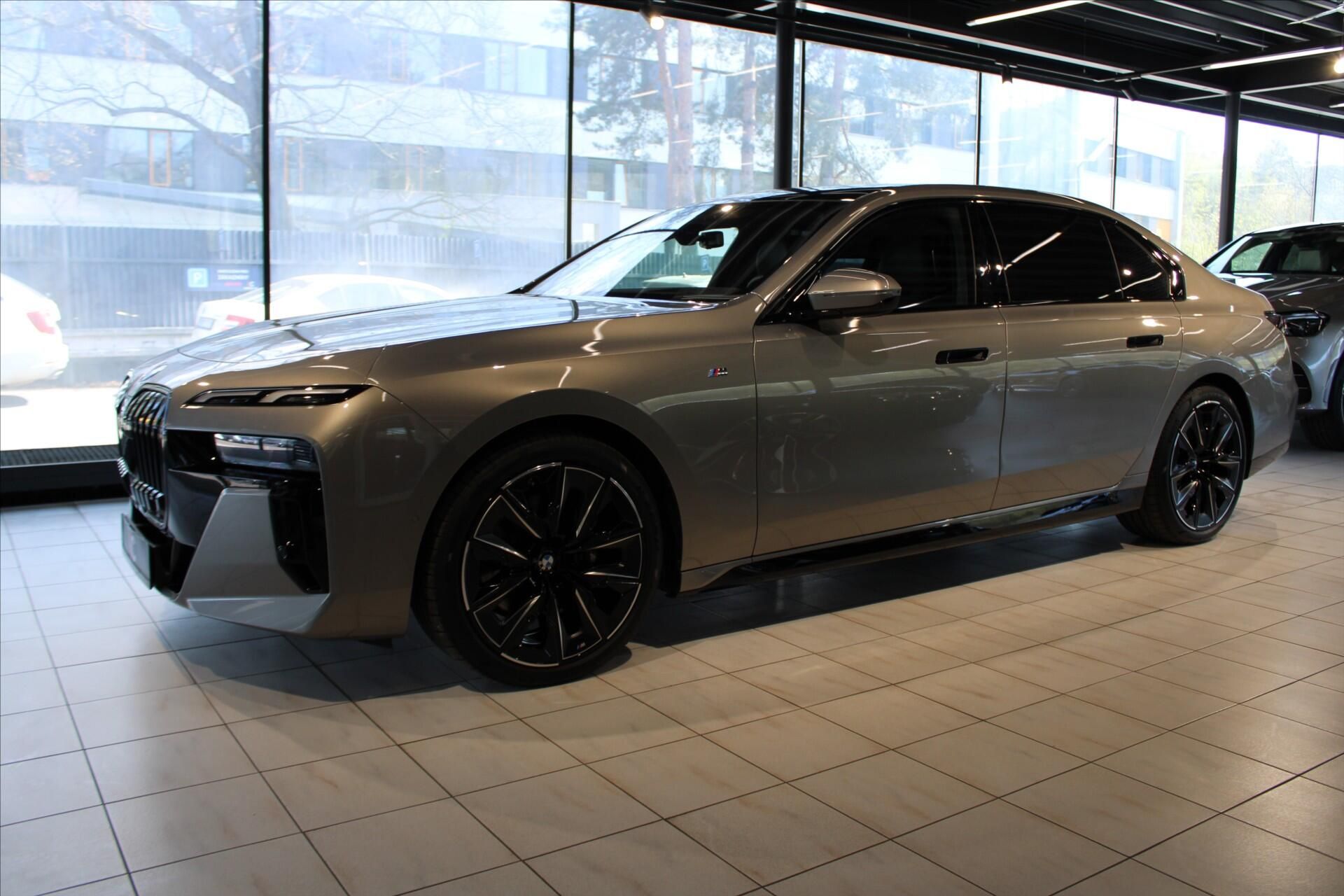 BMW Řada 7, 740d xDrive M Sport Pro ExLoun - fotka 3