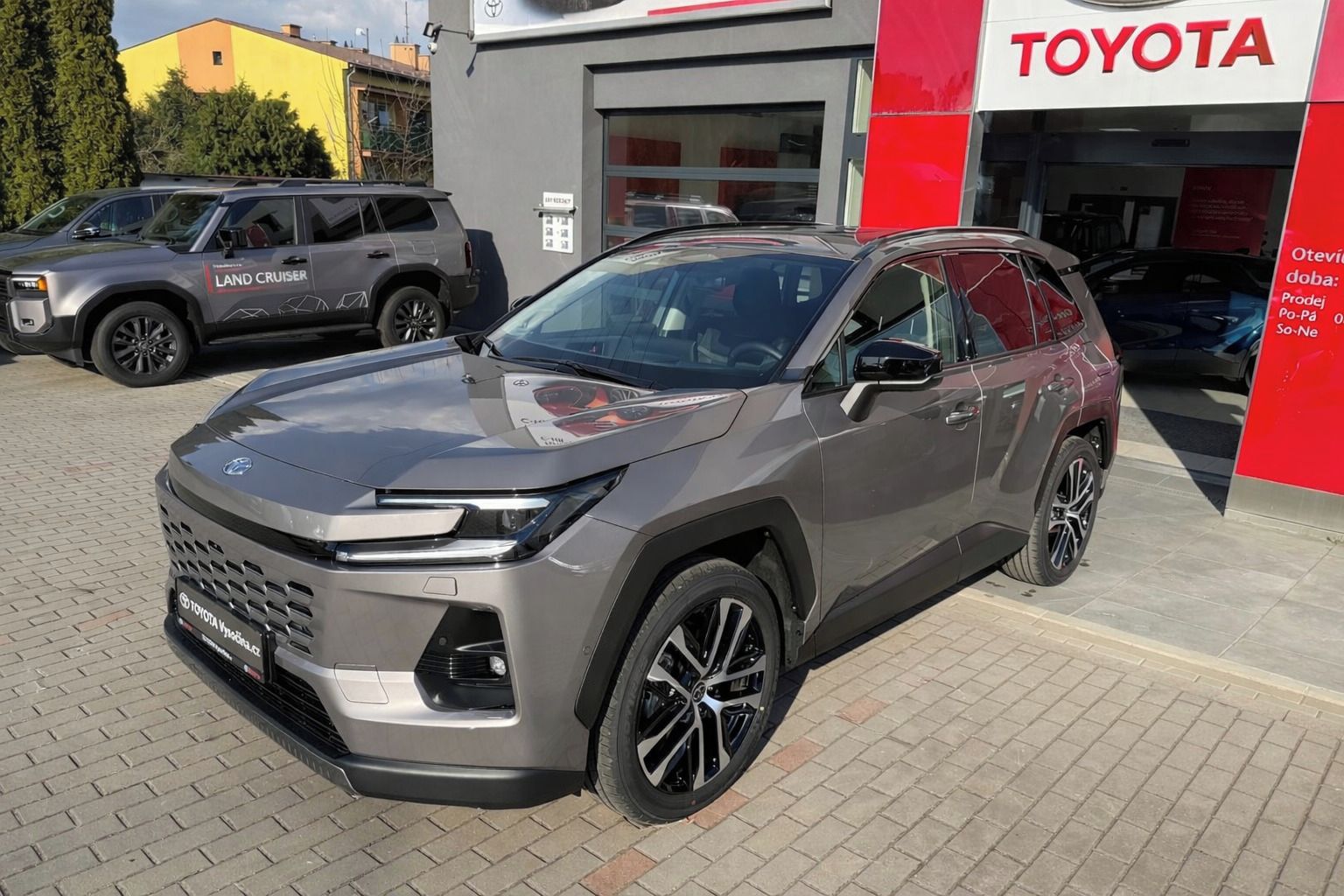 Toyota Rav4, 2.5HEV 4x4 194PS Executive - fotka 2