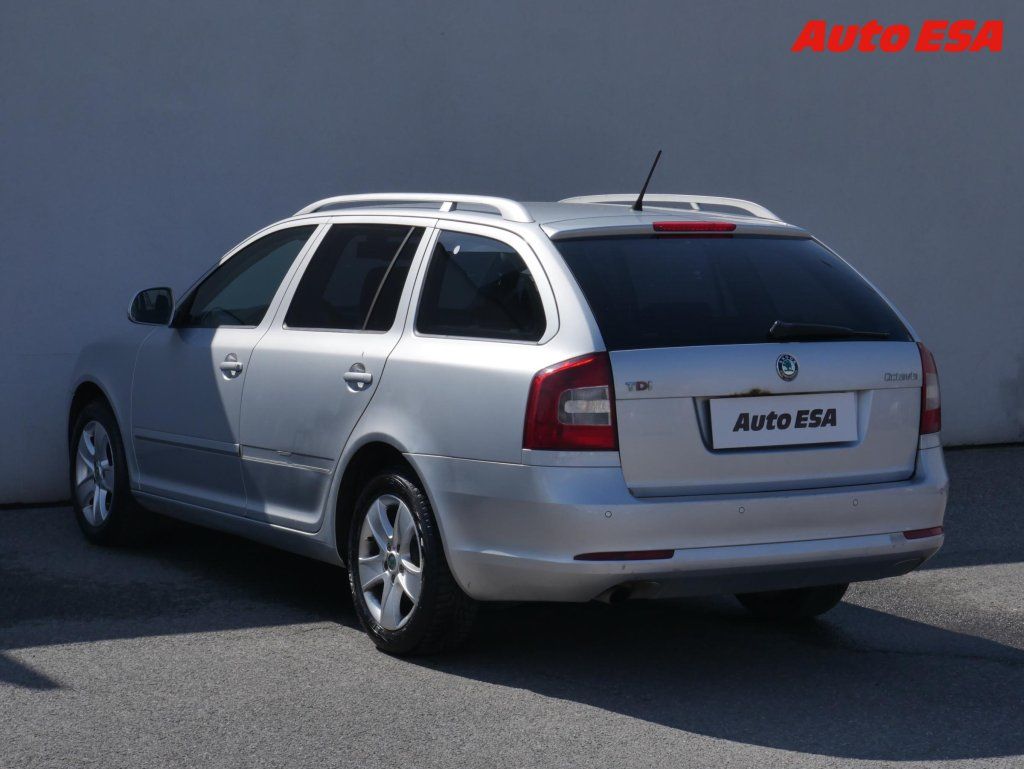 Škoda Octavia, 2.0 TDi - fotka 6