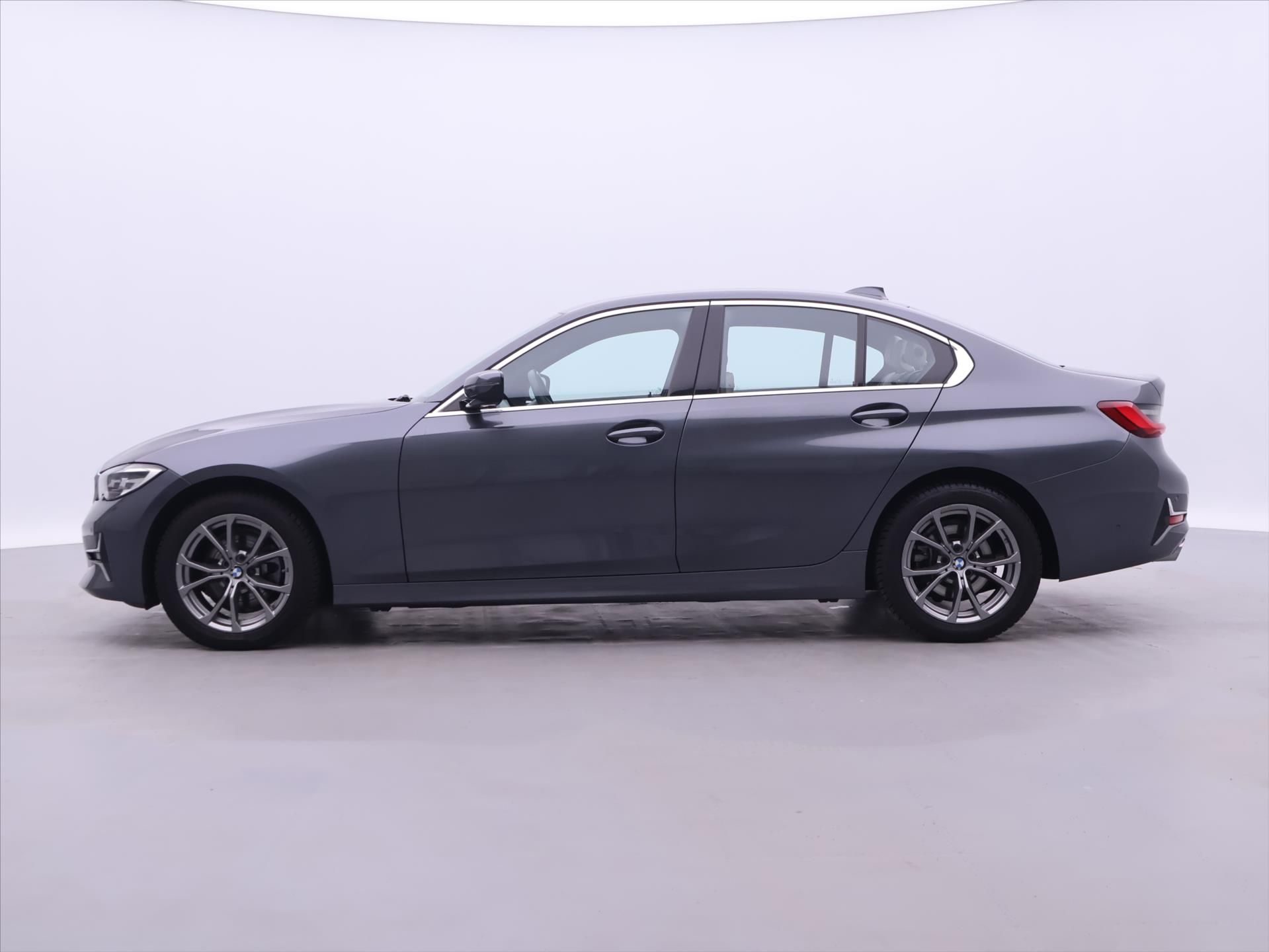 BMW Řada 3, 2,0 320d 140kW XDrive Aut. DPH - fotka 4