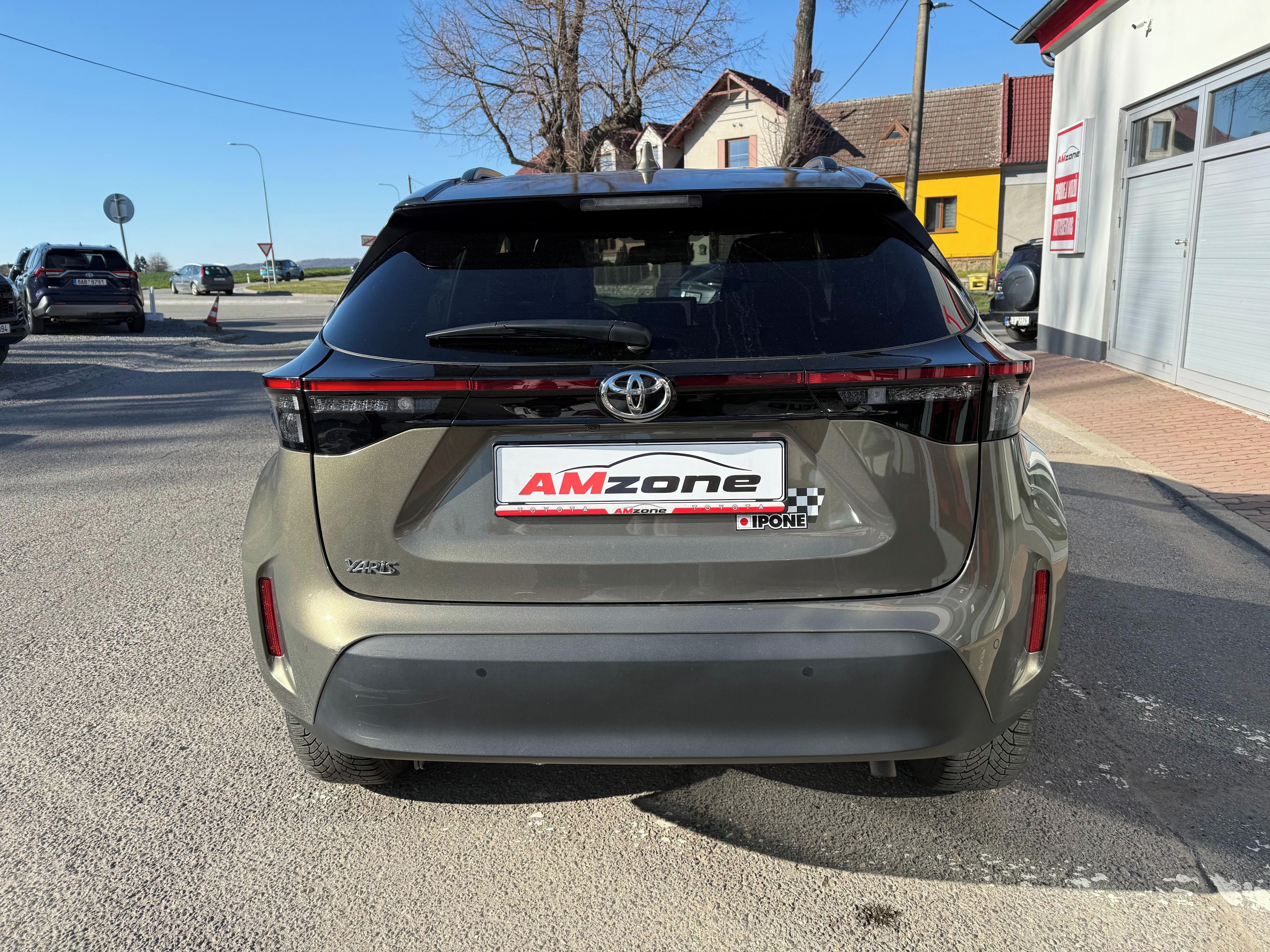 Toyota Yaris, YARIS CROSS 1,5 i ČR - 1 MAJ. - fotka 4