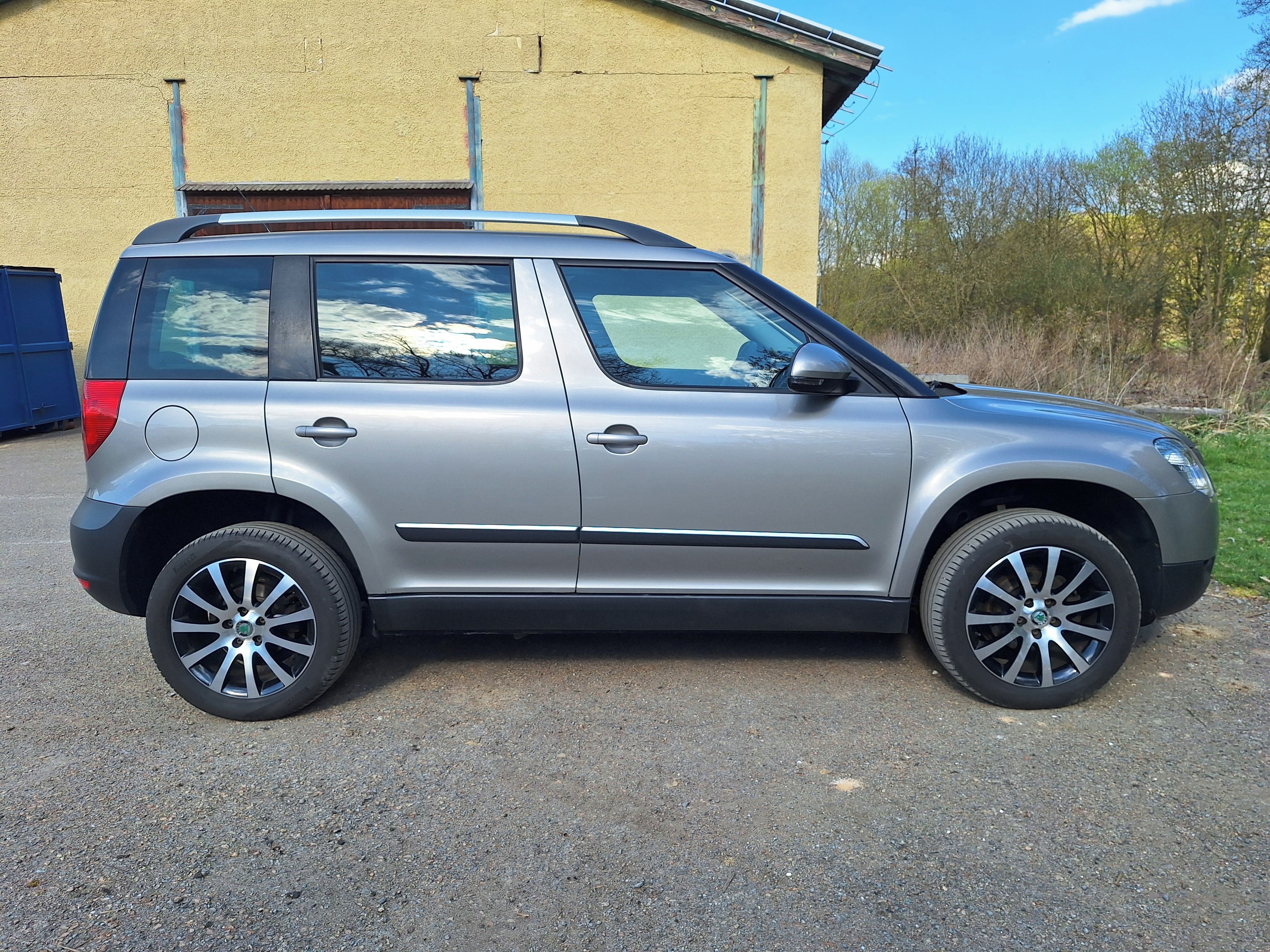 Škoda Yeti, 1.2 TSI nové PNEU - fotka 4
