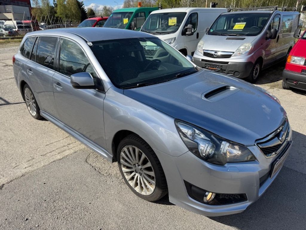 Subaru Legacy, 2,0 TD 4WD 110kW Executive - fotka 2