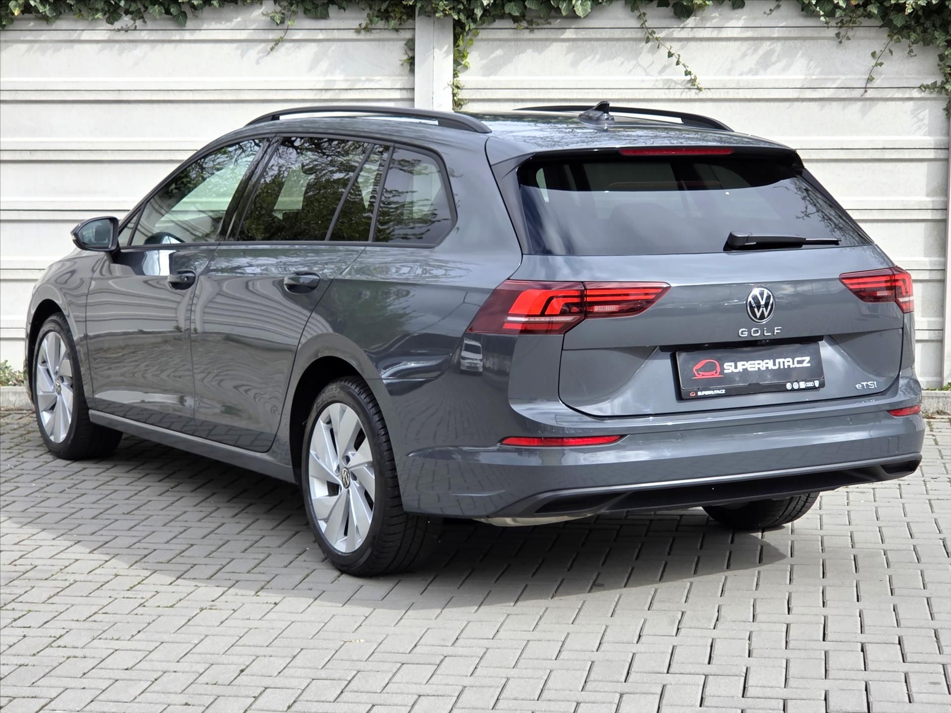Volkswagen Golf, 1,5 eTSi 110kW DSG Life Tov.zá - fotka 4