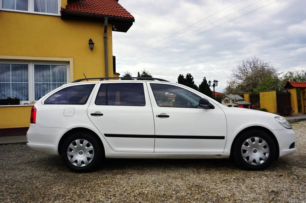 Škoda Octavia, CLASSIC 1,6 TDI 77 kW - fotka 3