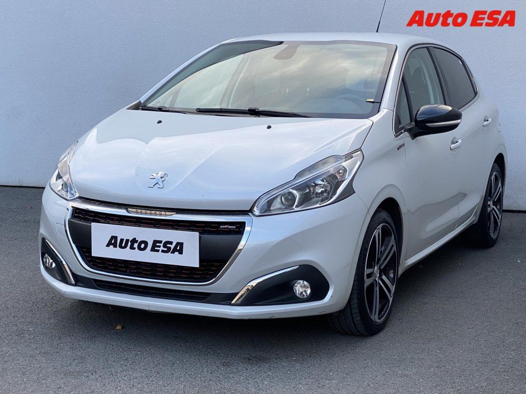 Peugeot 208, 1.2PT,GT Line,navi - fotka 3
