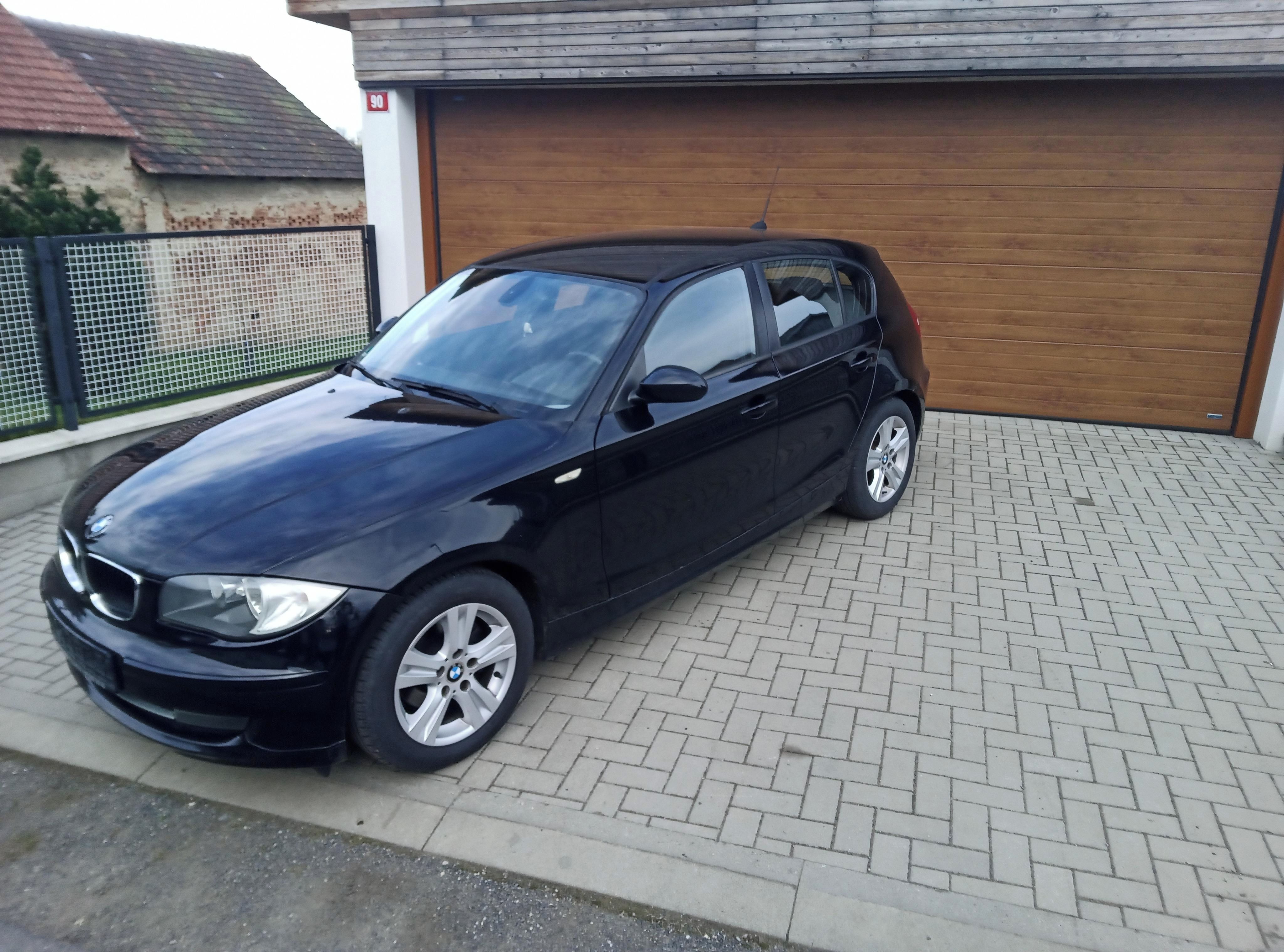 BMW Řada 1, BMW 318d - fotka 4