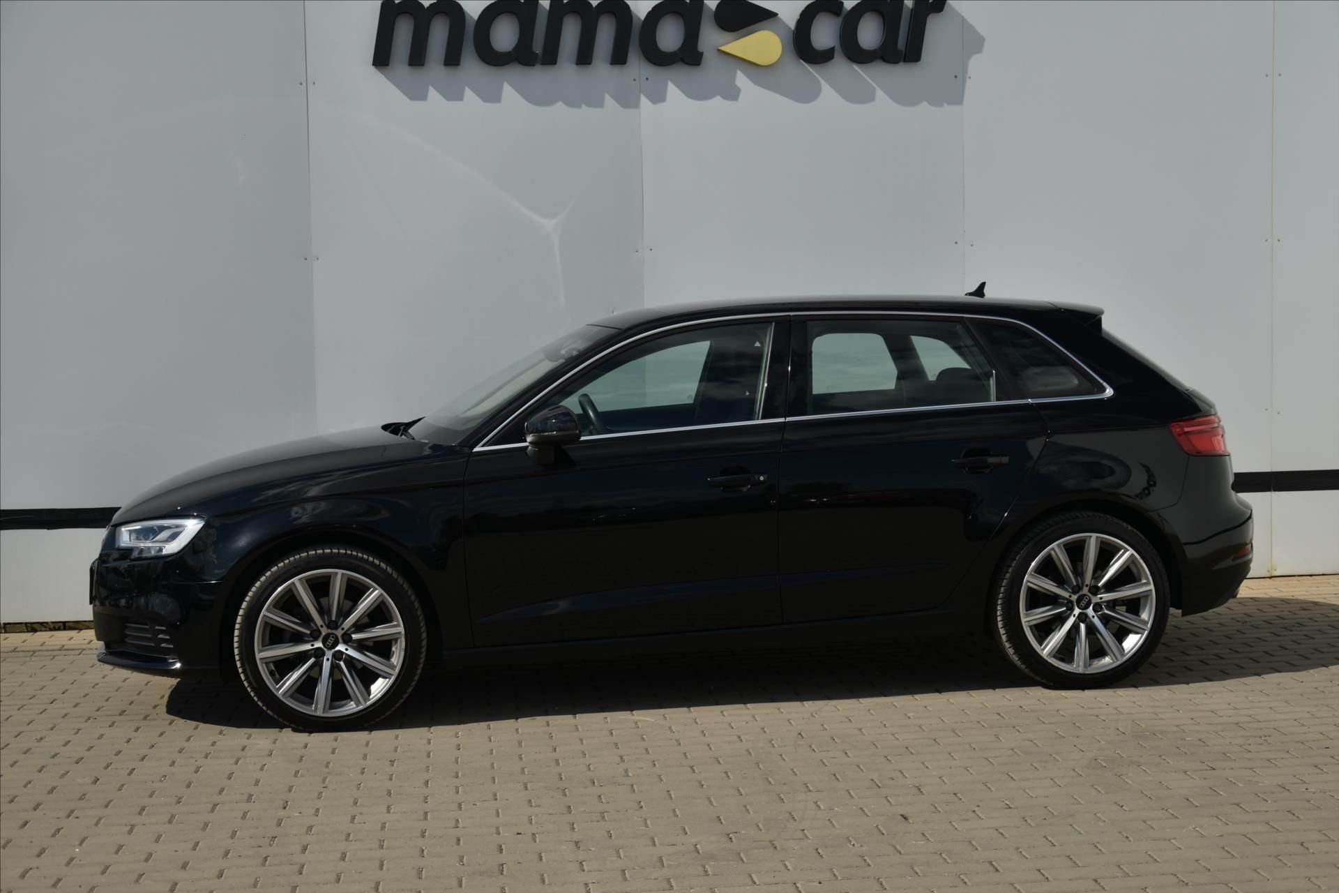 Audi A3, 35 TFSI SPORTBACK LED ČR - fotka 4