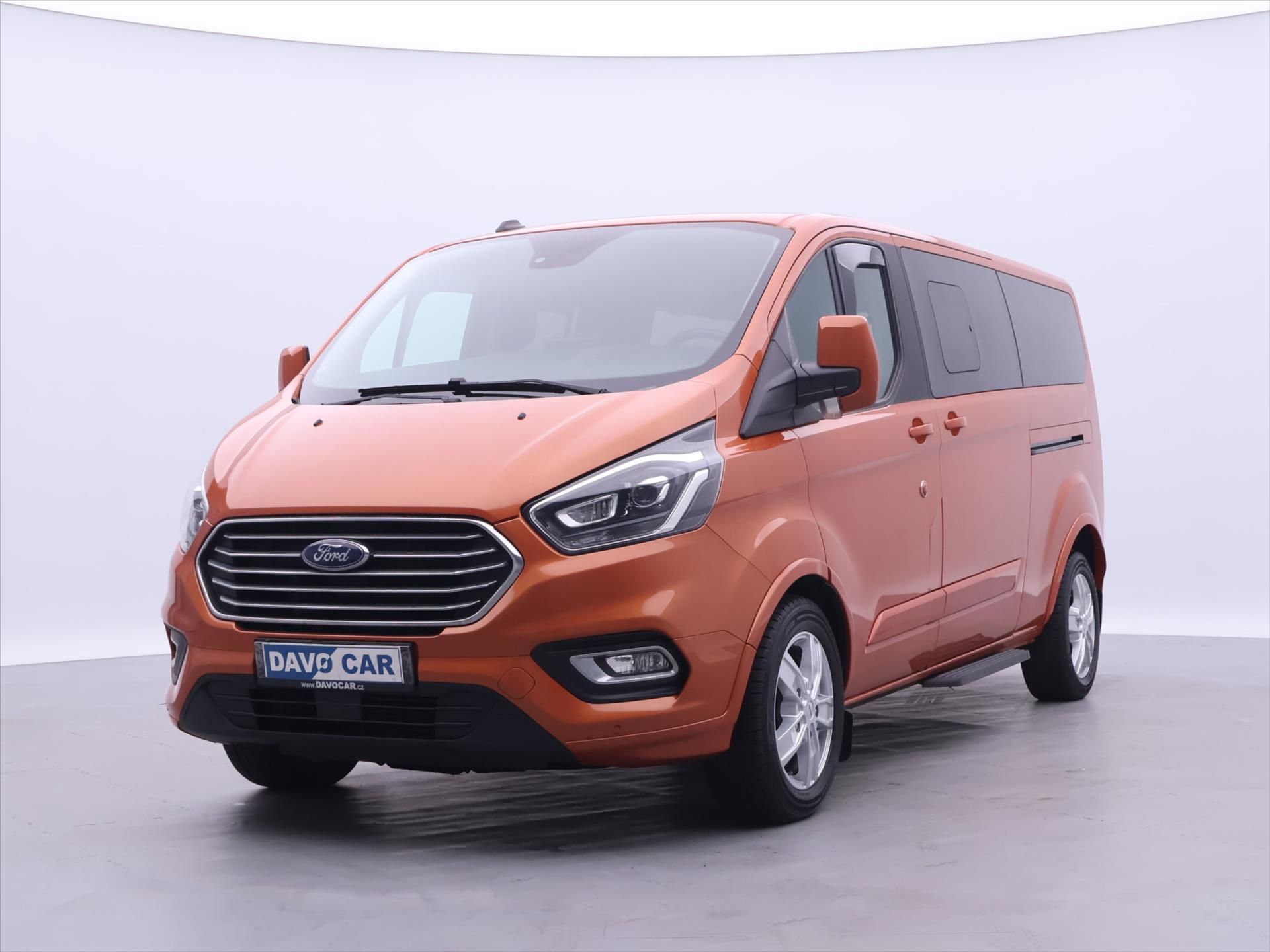 Ford Tourneo Custom, 2,0 EcoBlue 136kW L2 Titanium - fotka 3