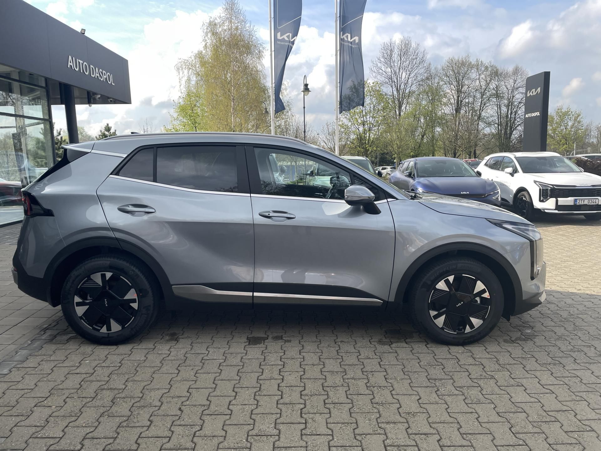 Kia Sportage, 1.6T-GDI HEV 6AT EXCLUSIVE - fotka 2