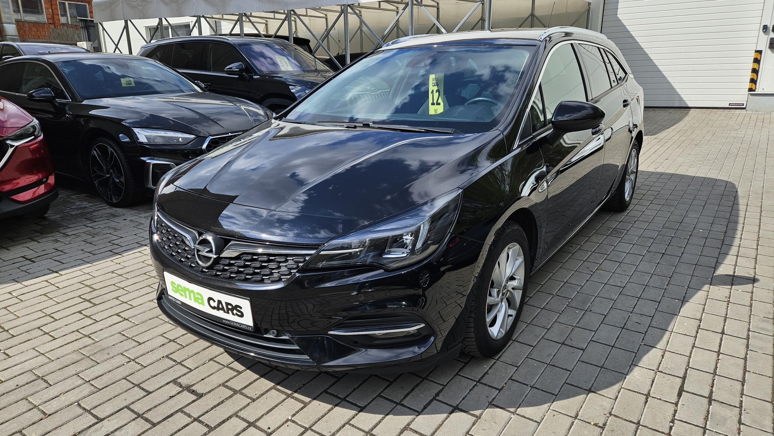 Opel Astra, 1.2i Turbo 81kW  Elegance - fotka 2