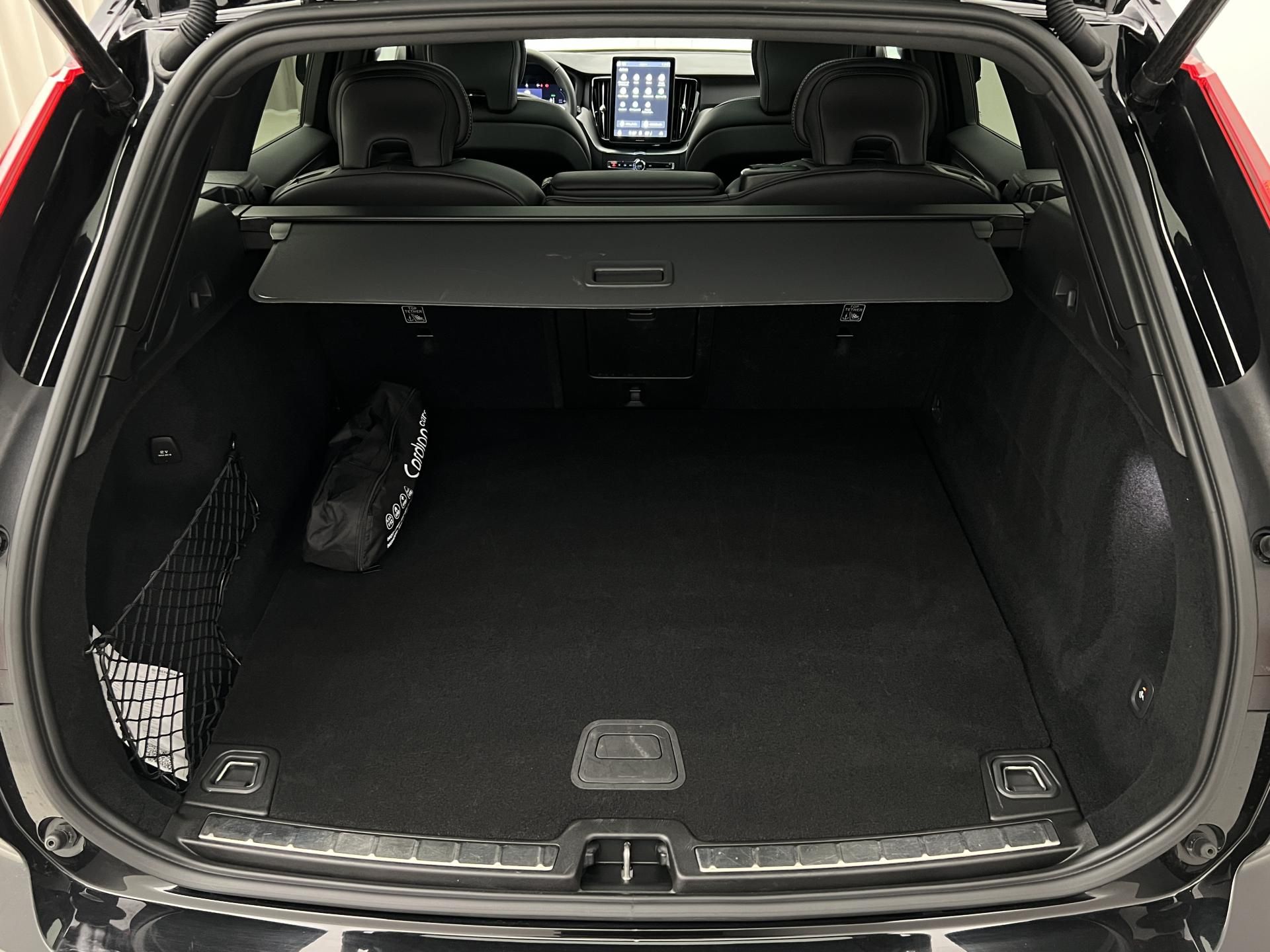Volvo XC60, T6 AWD RECHARGE BLACK ED. PLUS - fotka 5