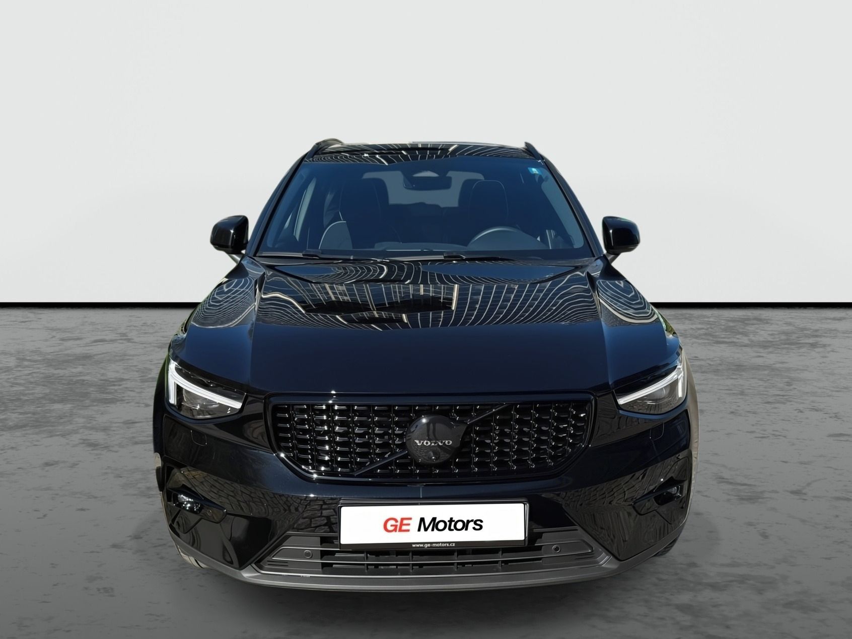 Volvo XC40, B4 ULTRA Black Ed + Light pak - fotka 2