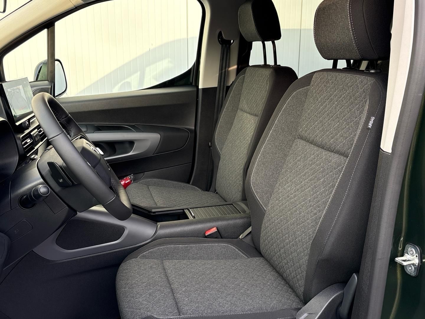 Opel Combo, 1.5CDTi 130k 96kW Elegance Plu - fotka 6