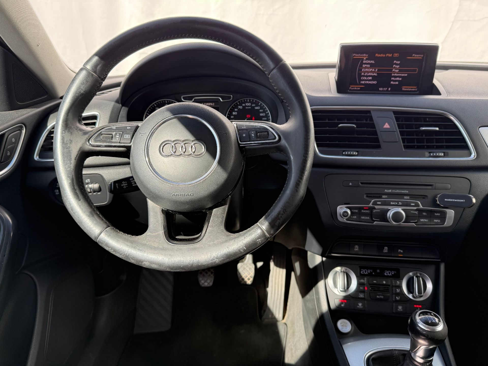 Audi Q3, 2.0 TFSI 125 kW S-line 4x4 - fotka 5