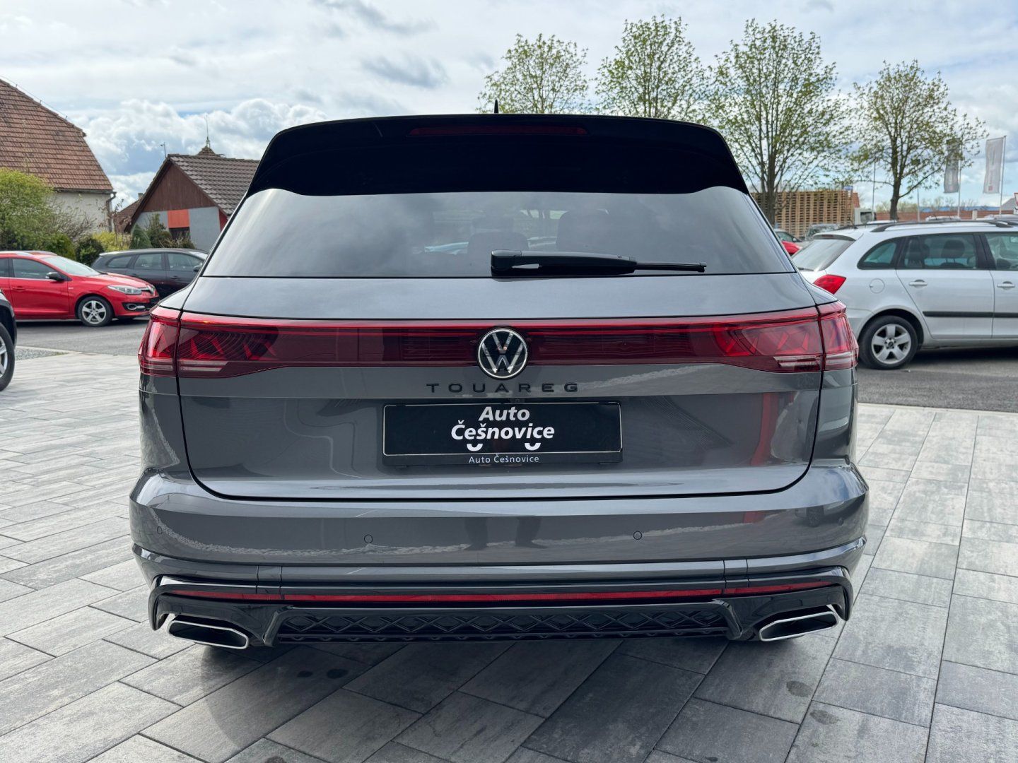 Volkswagen Touareg, R-Line 3.0 TDI 4Motion 210kW - fotka 6
