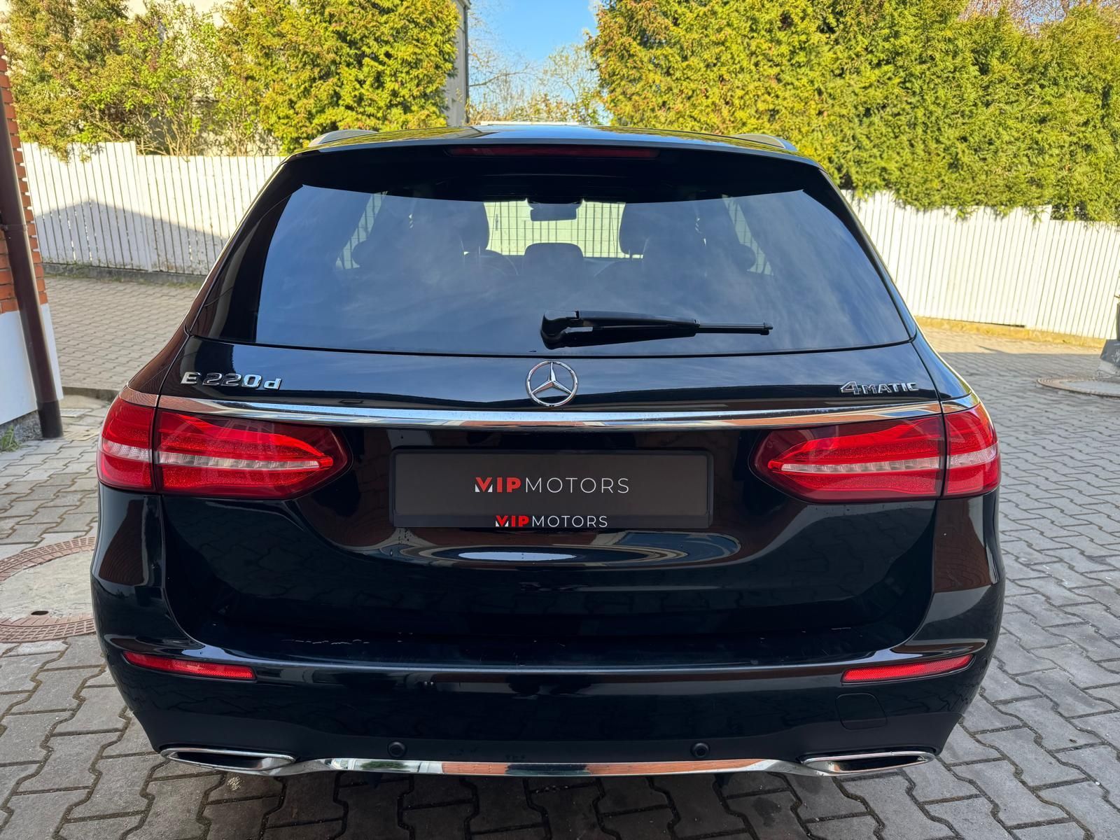 Mercedes-Benz Třídy E, E220d-4M-AMG-ČR - fotka 5
