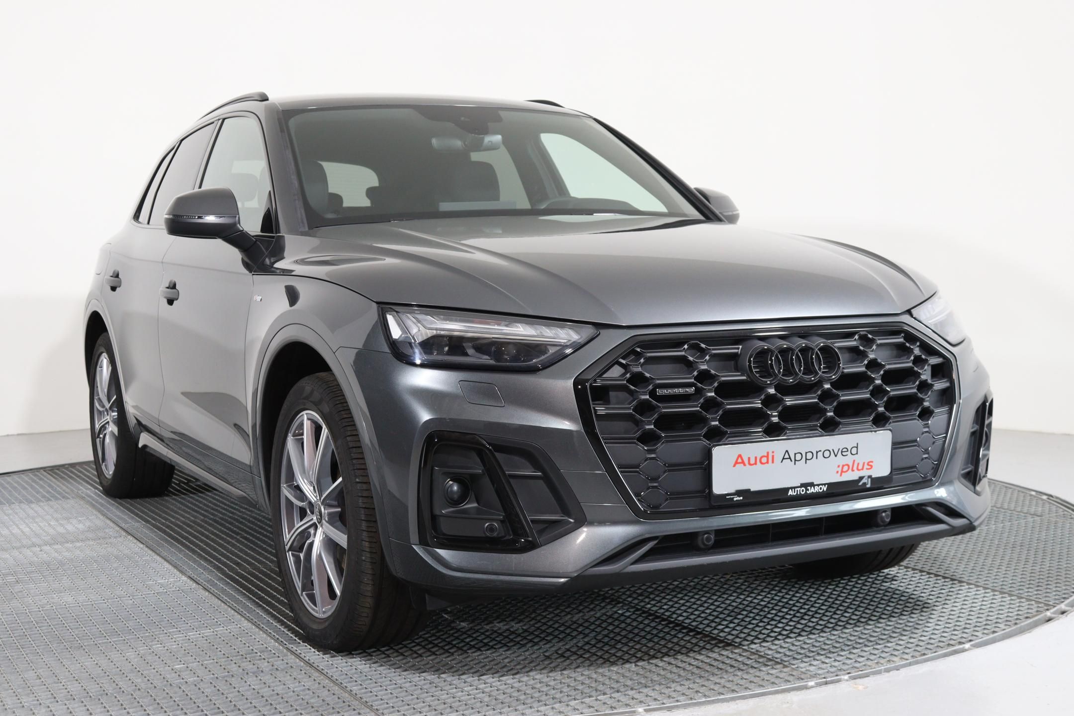 Audi Q5, Sline 40 TDI quattro Stronic - fotka 3