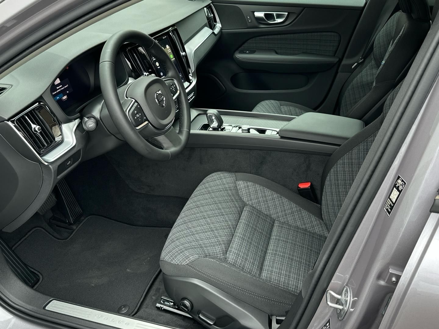 Volvo V60, 2.0B4 FWD 145kW CORE - fotka 6