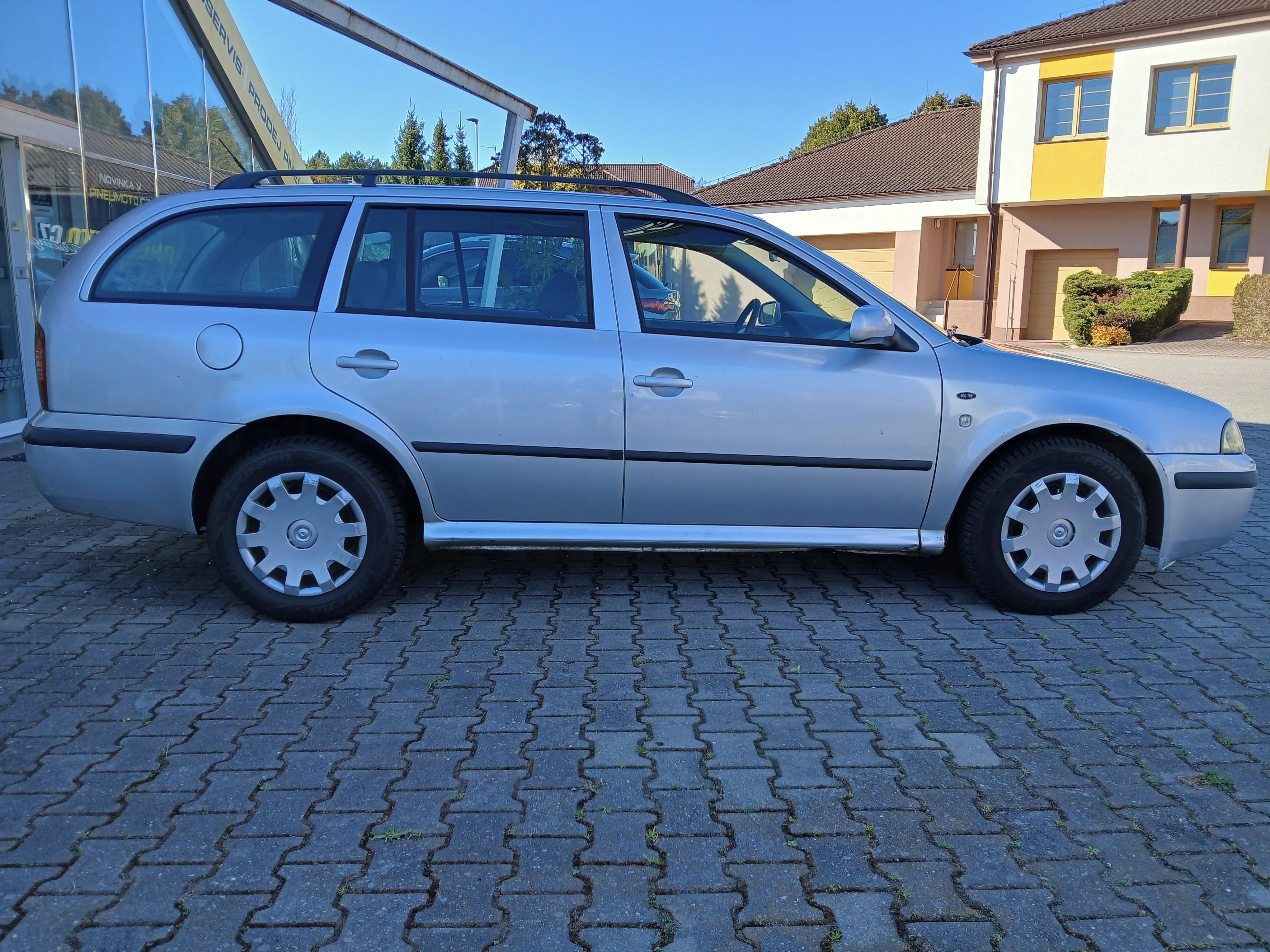 Škoda Octavia, 1.9TDI, 66kW, manuál - fotka 6