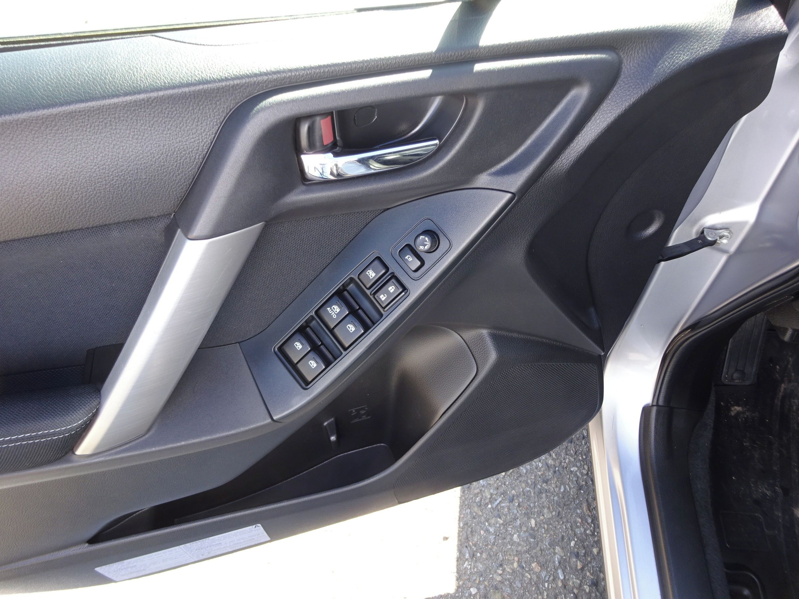 Subaru Forester, 2.0 D 4x4 2.Majitel serviska - fotka 6