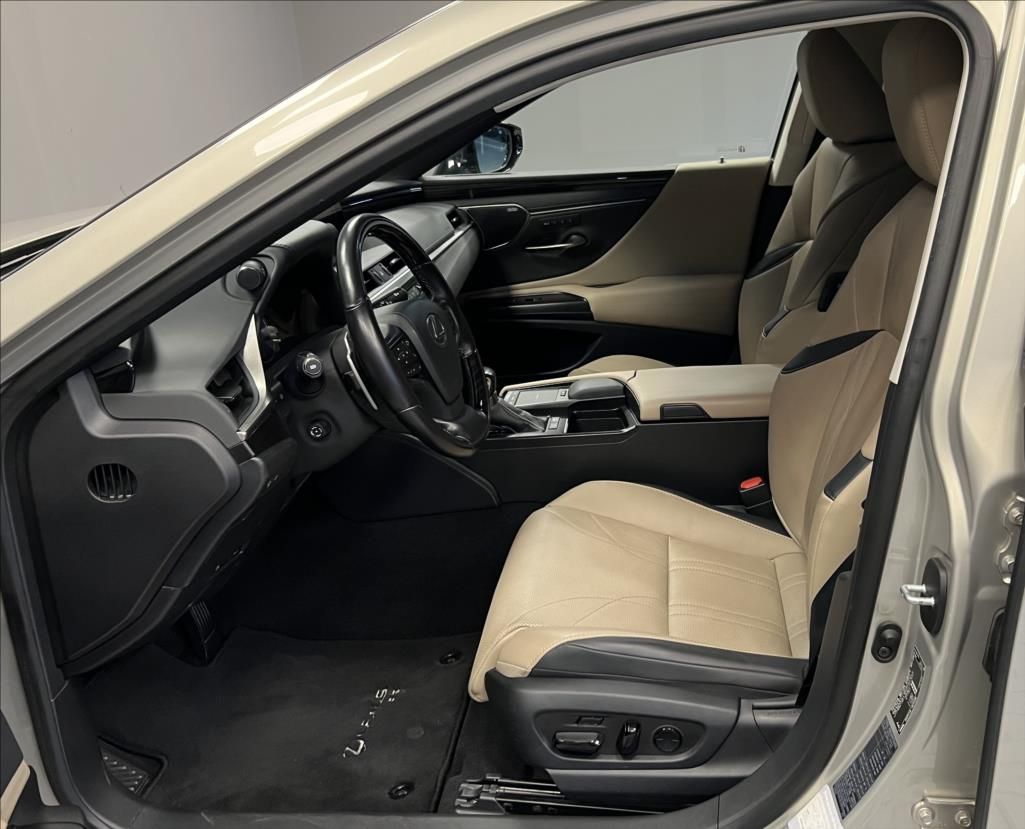 Lexus ES 300h, 300H 2,5 HEV LUXURY - fotka 6