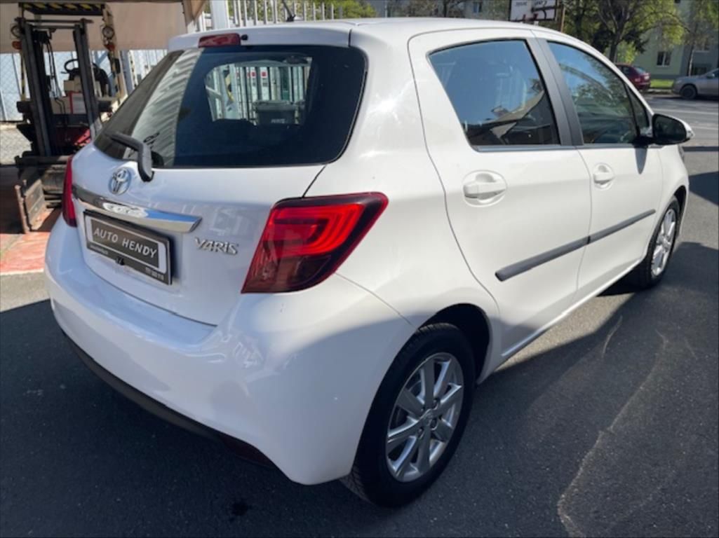 Toyota Yaris, 1,3 Dual VVT-i CVT M/D-S Style - fotka 5