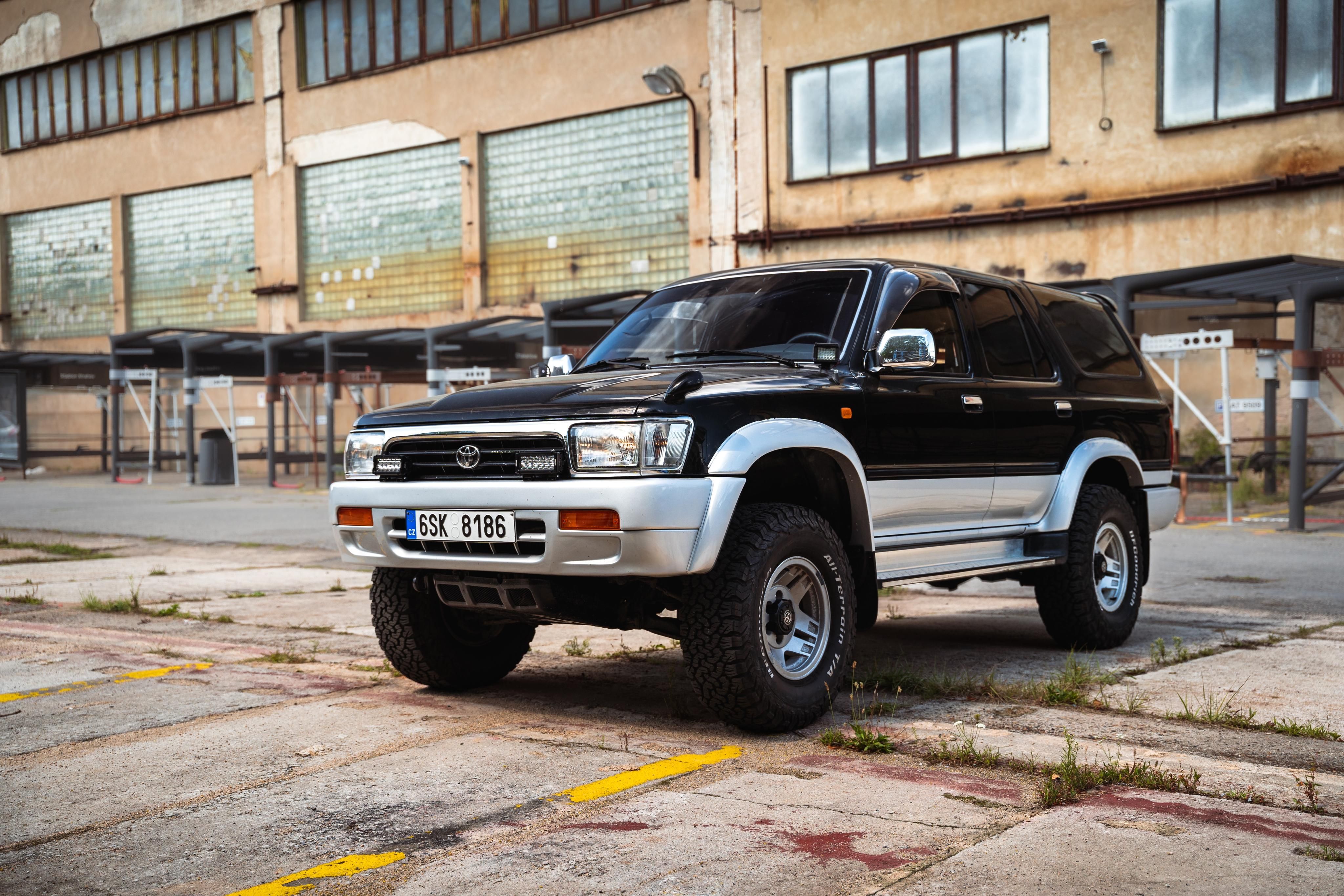 Toyota Hilux, Toyota Hilux Surf 2.4 TD
